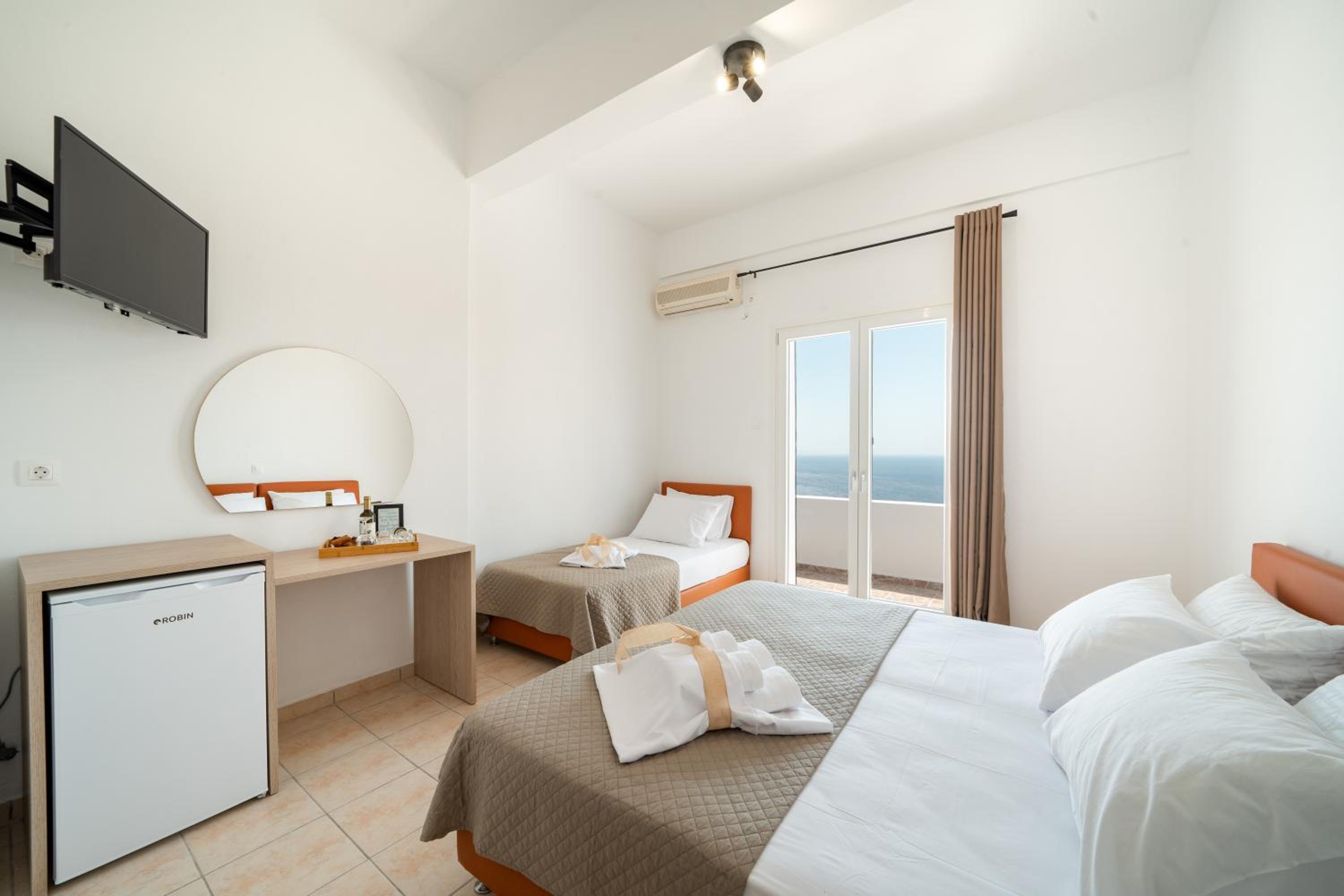 Triple Room with Sea View
