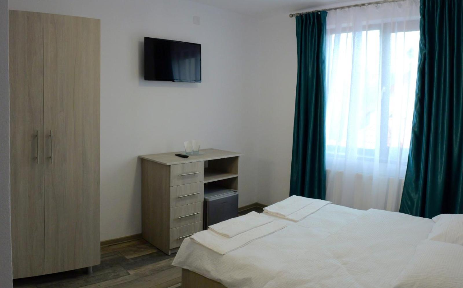 Double Room with Private Bathroom photo 2