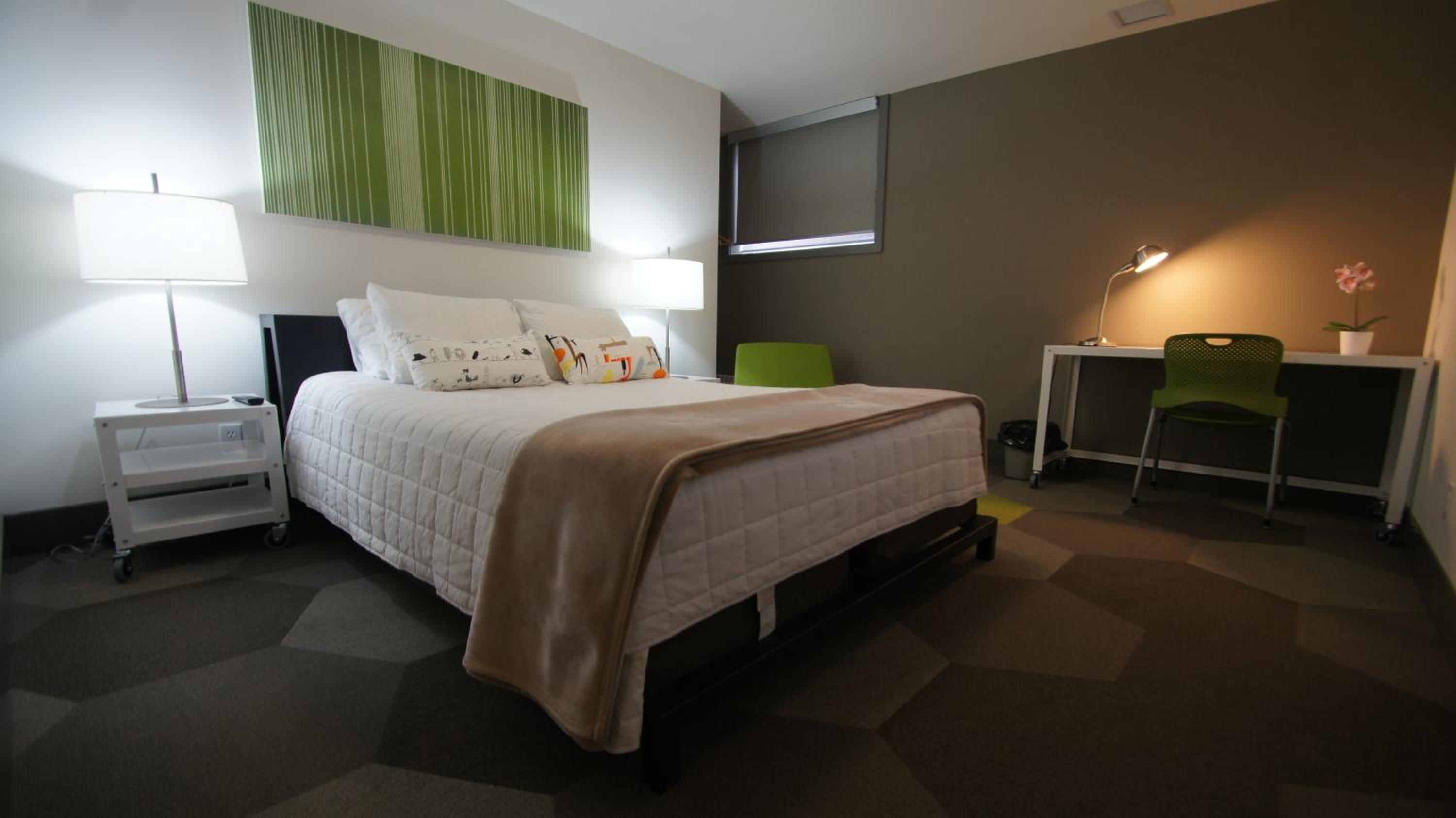 Deluxe Queen Room photo 3