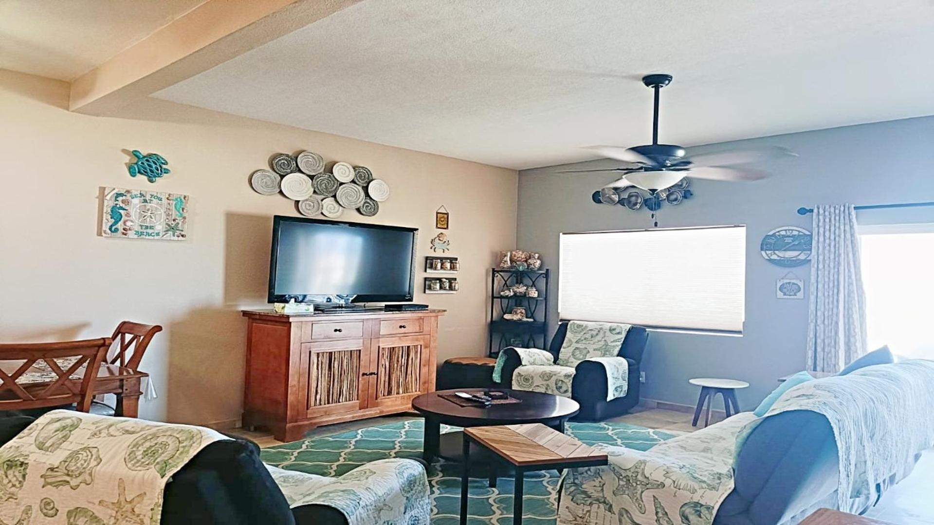 Three-Bedroom Apartment photo 1