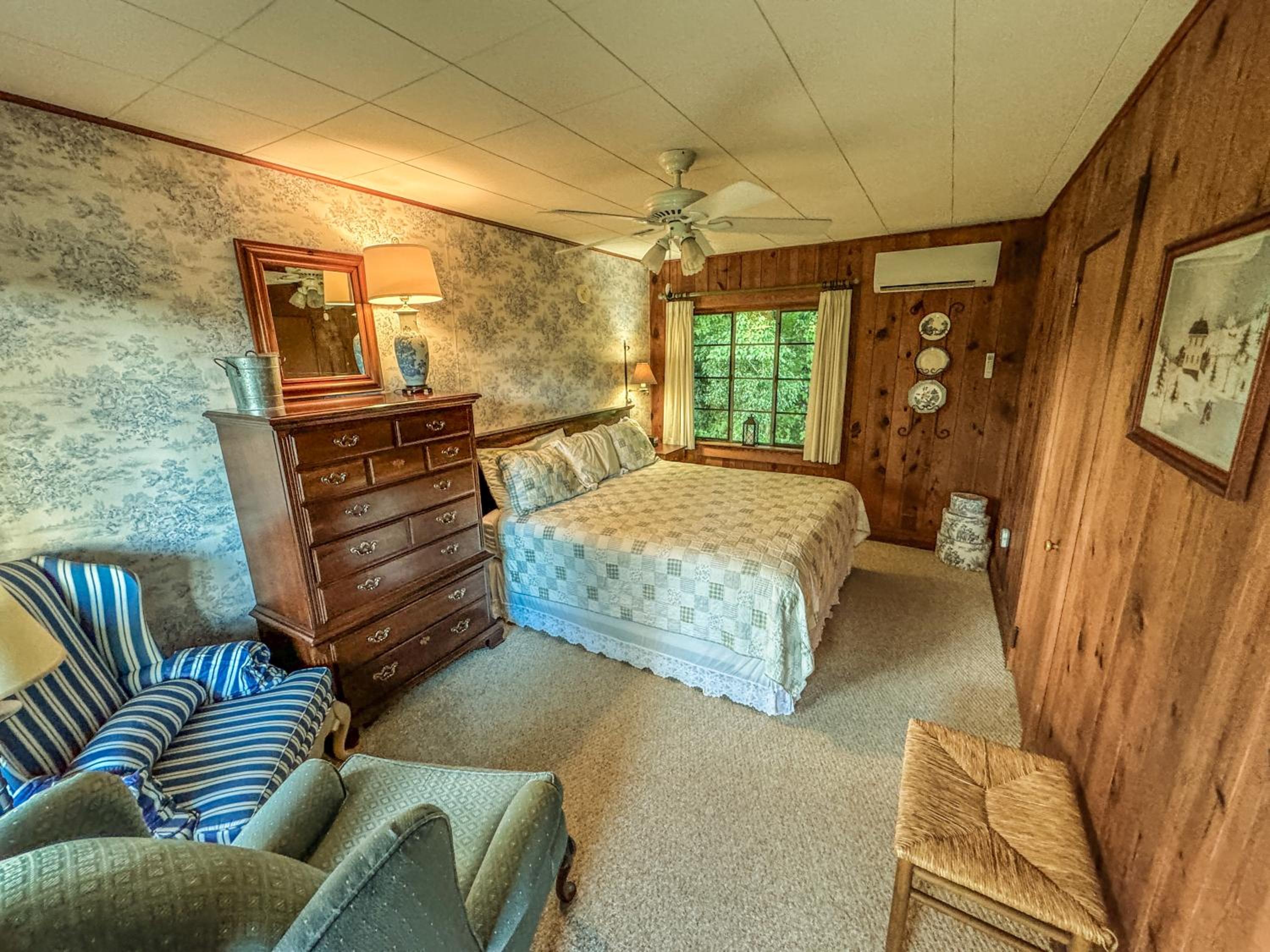 Standard King Room - Photo 1