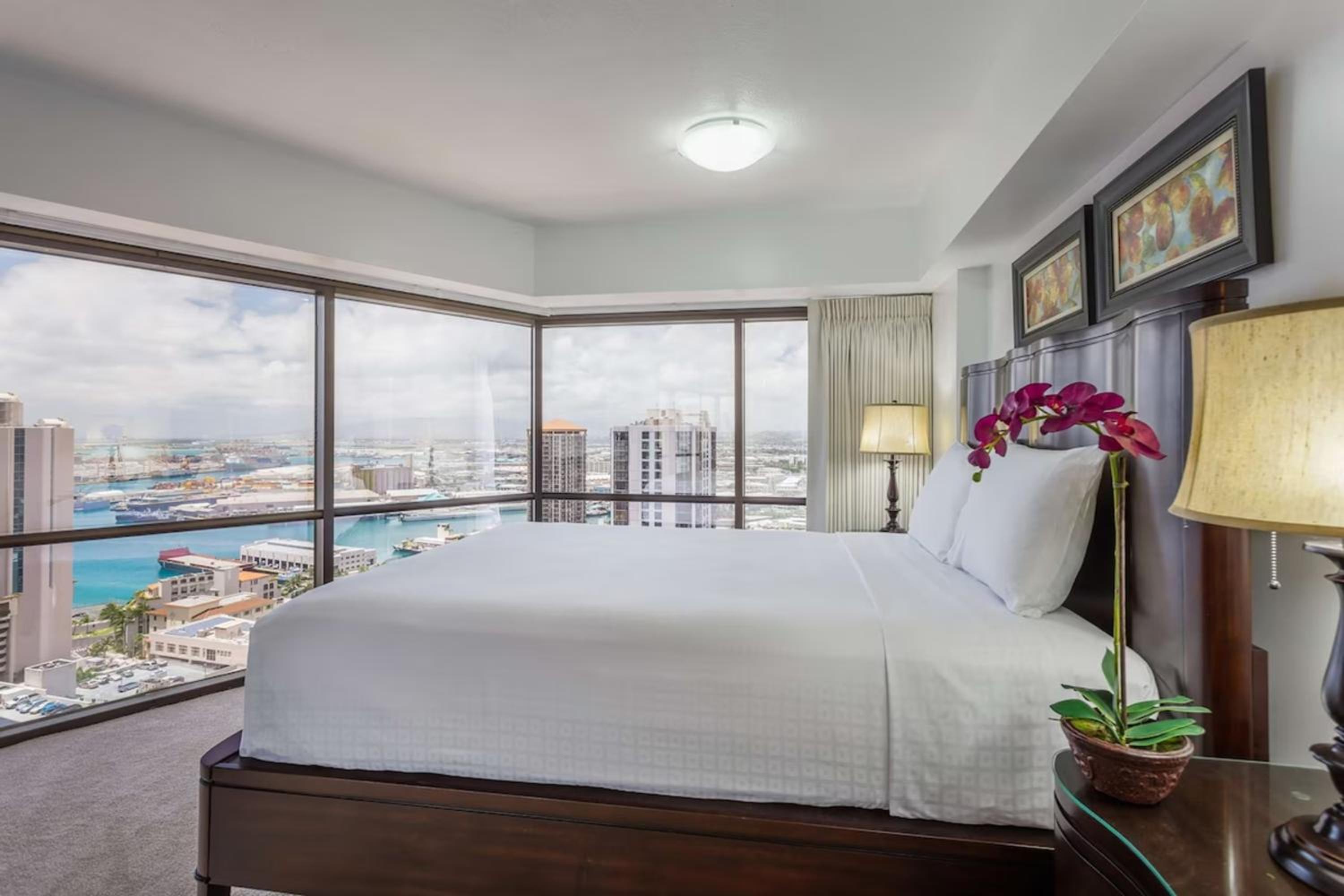 One-Bedroom Suite with Harbor/Ocean View - Photo 6