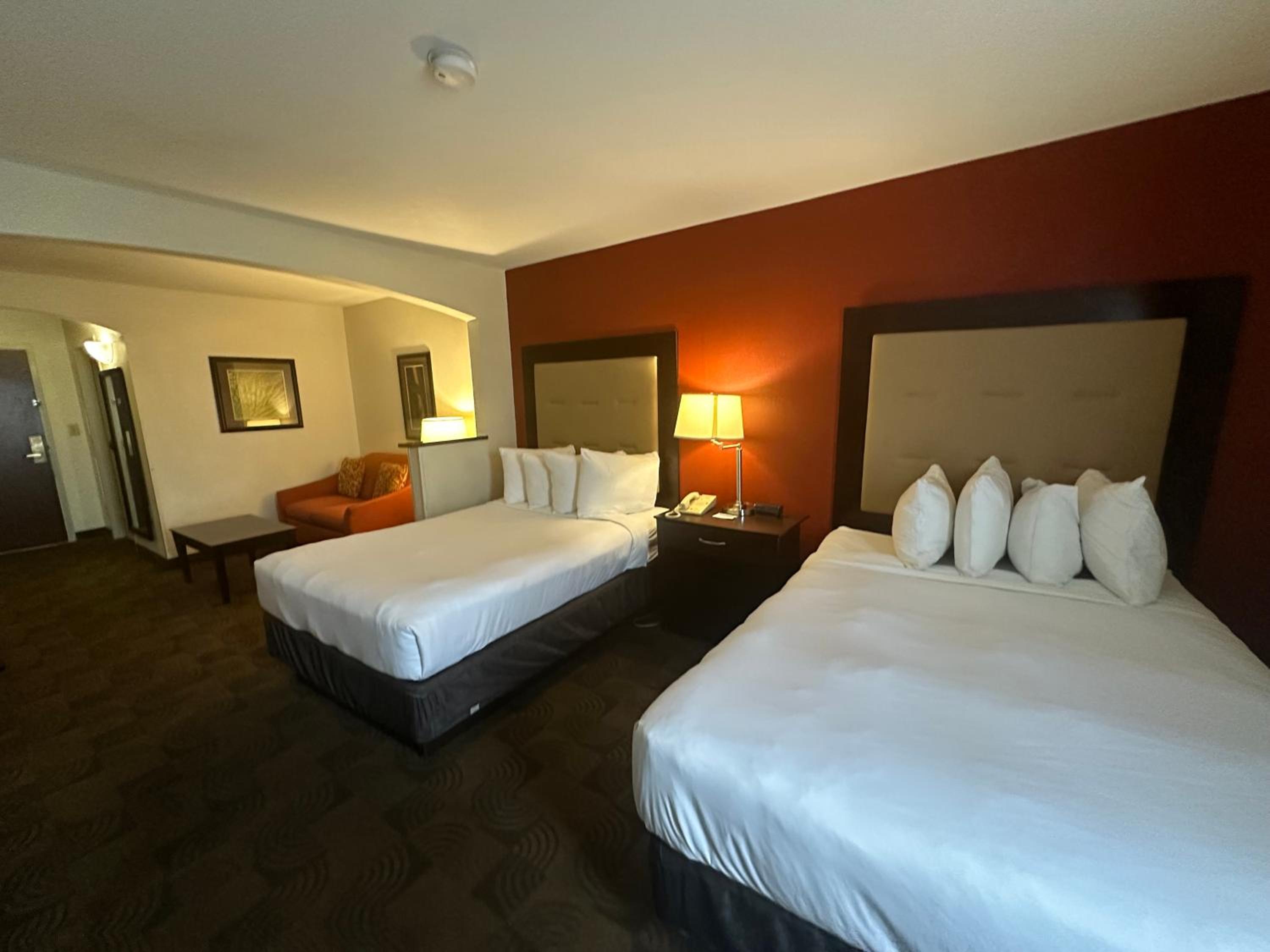 Room with Two Double Beds and Sofa Bed - Non-Smoking - Photo 1