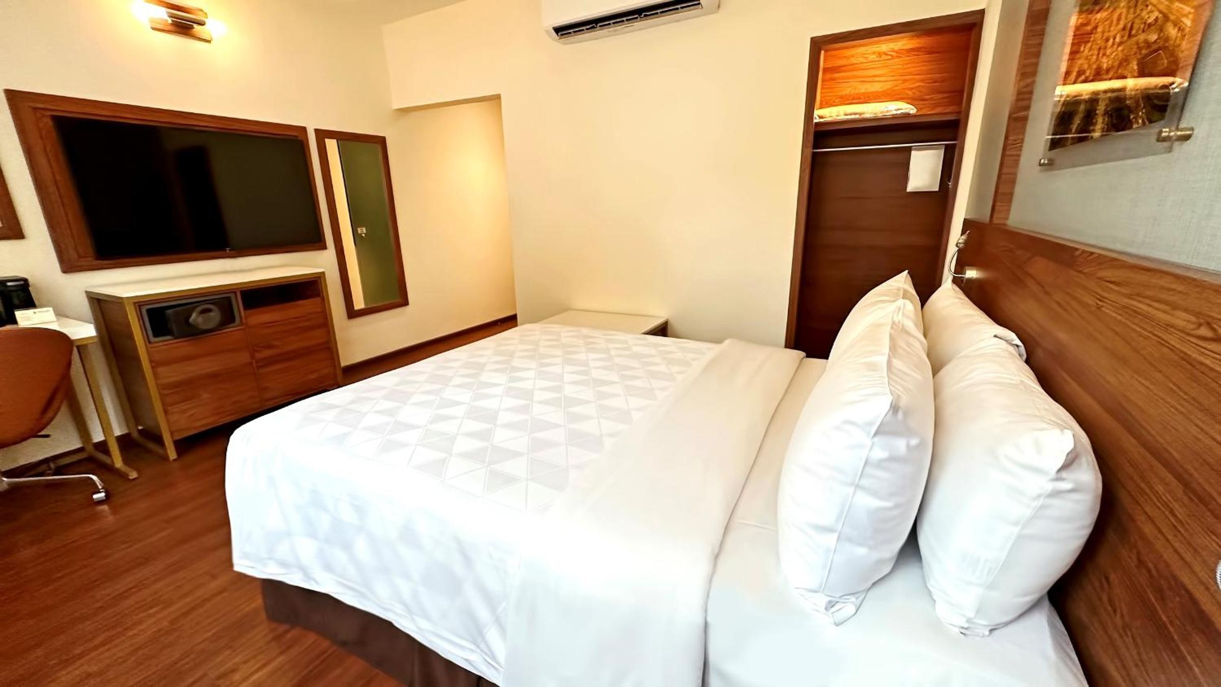 Standard Double Room - Photo 4