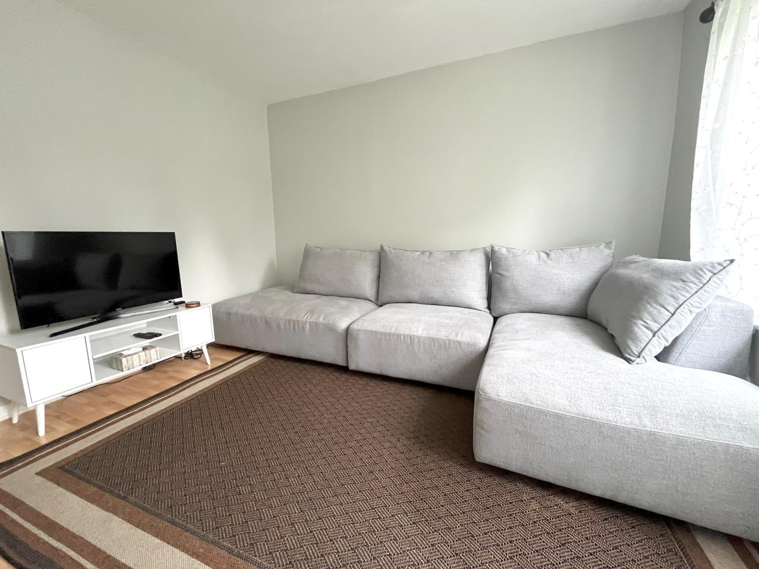 Three-Bedroom Apartment photo 2