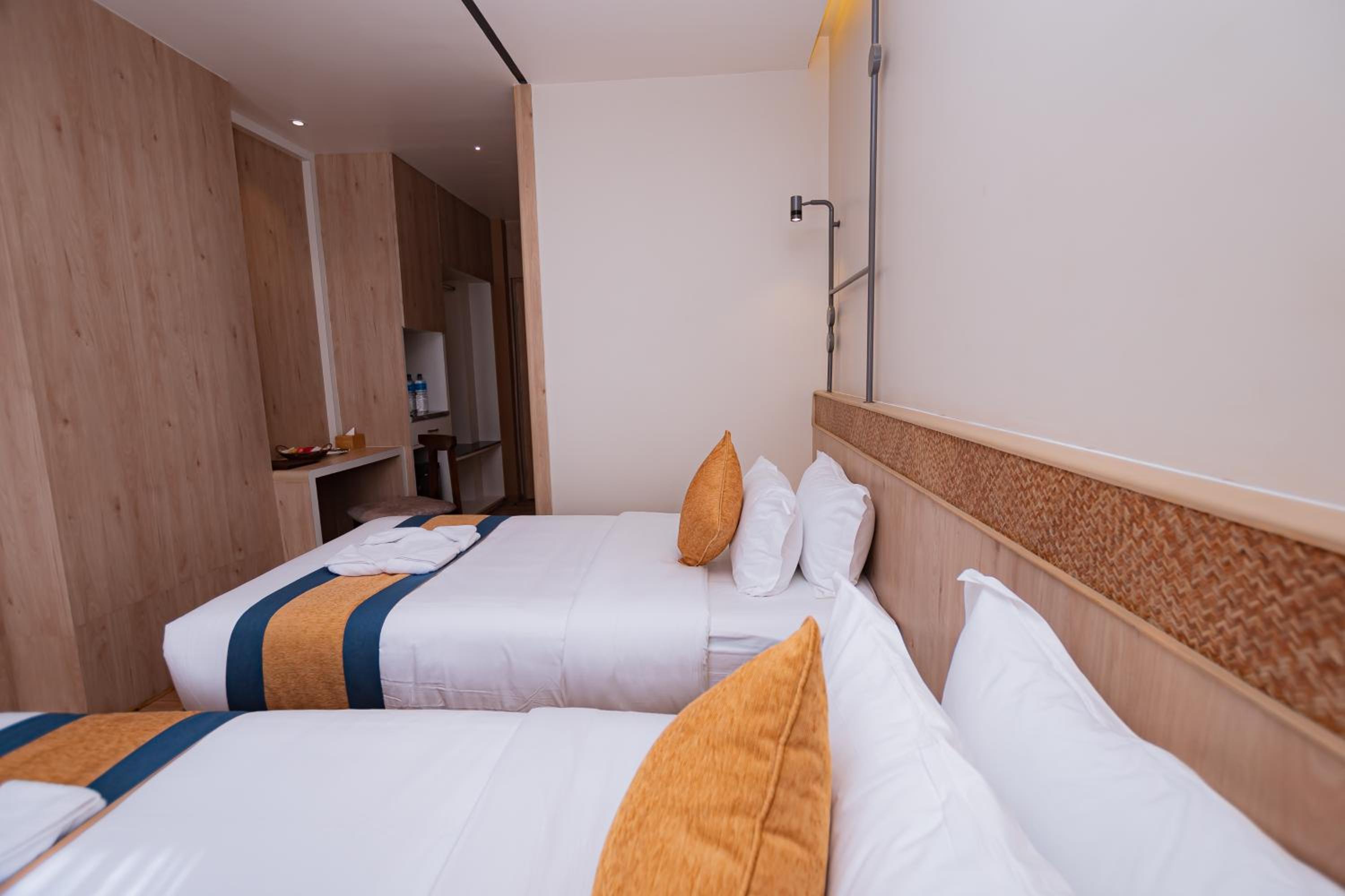 Deluxe Twin Room - Photo 20