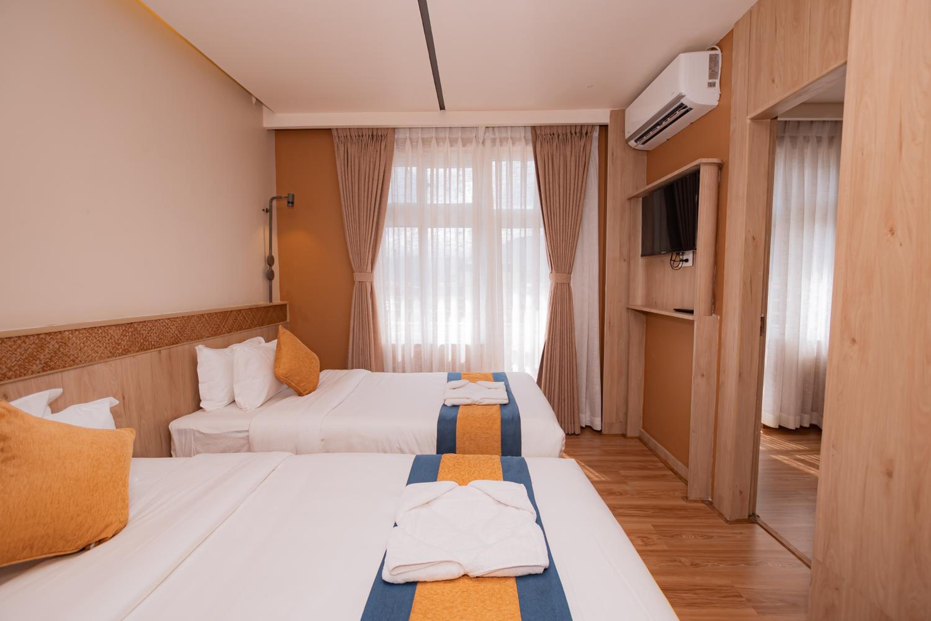 Deluxe Twin Room - Photo 21