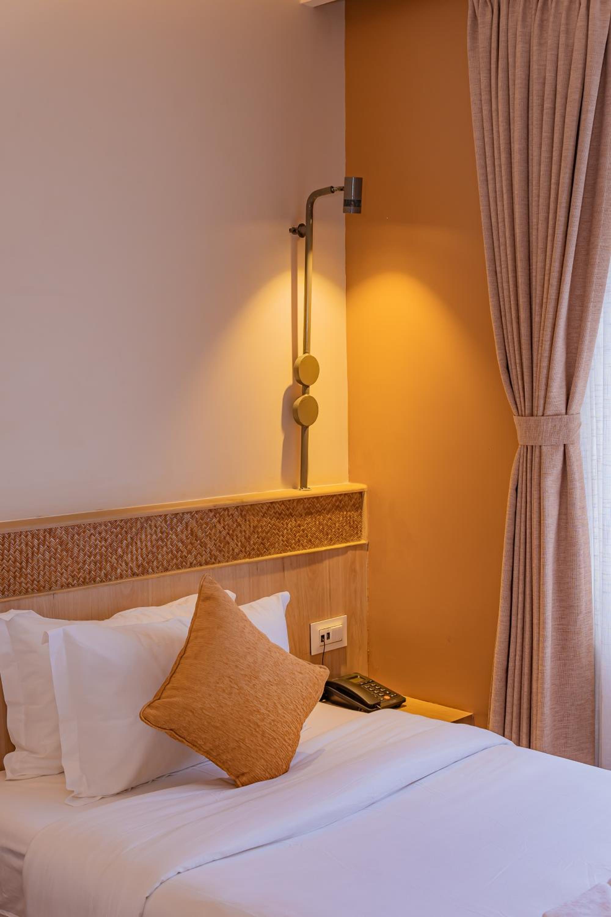 Deluxe Twin Room - Photo 14