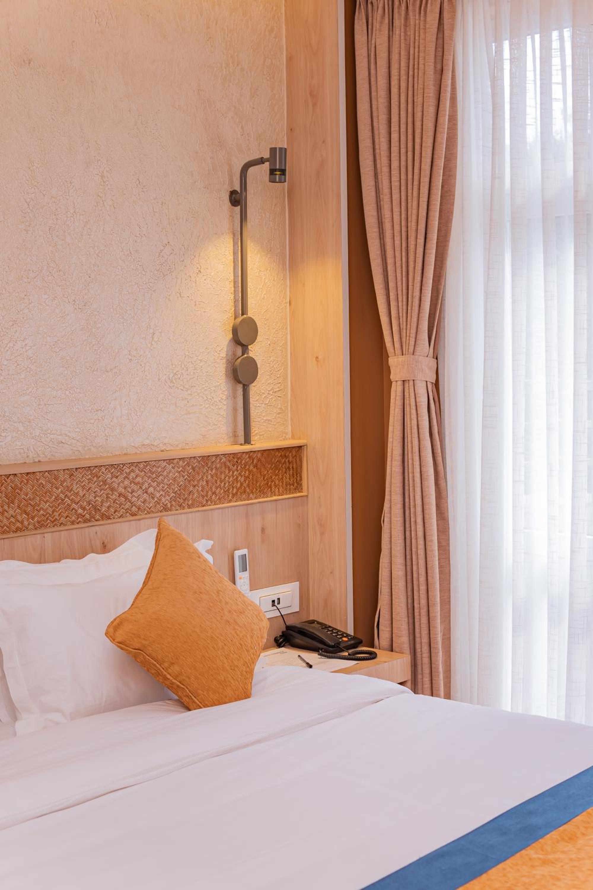 Deluxe Double Room - Photo 2