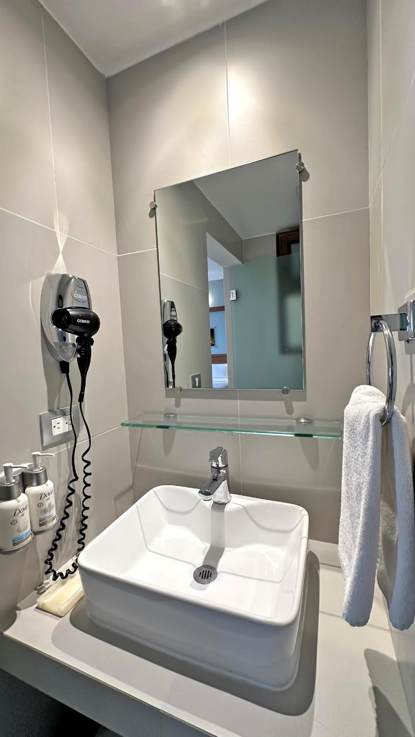 Standard Double Room - Photo 5