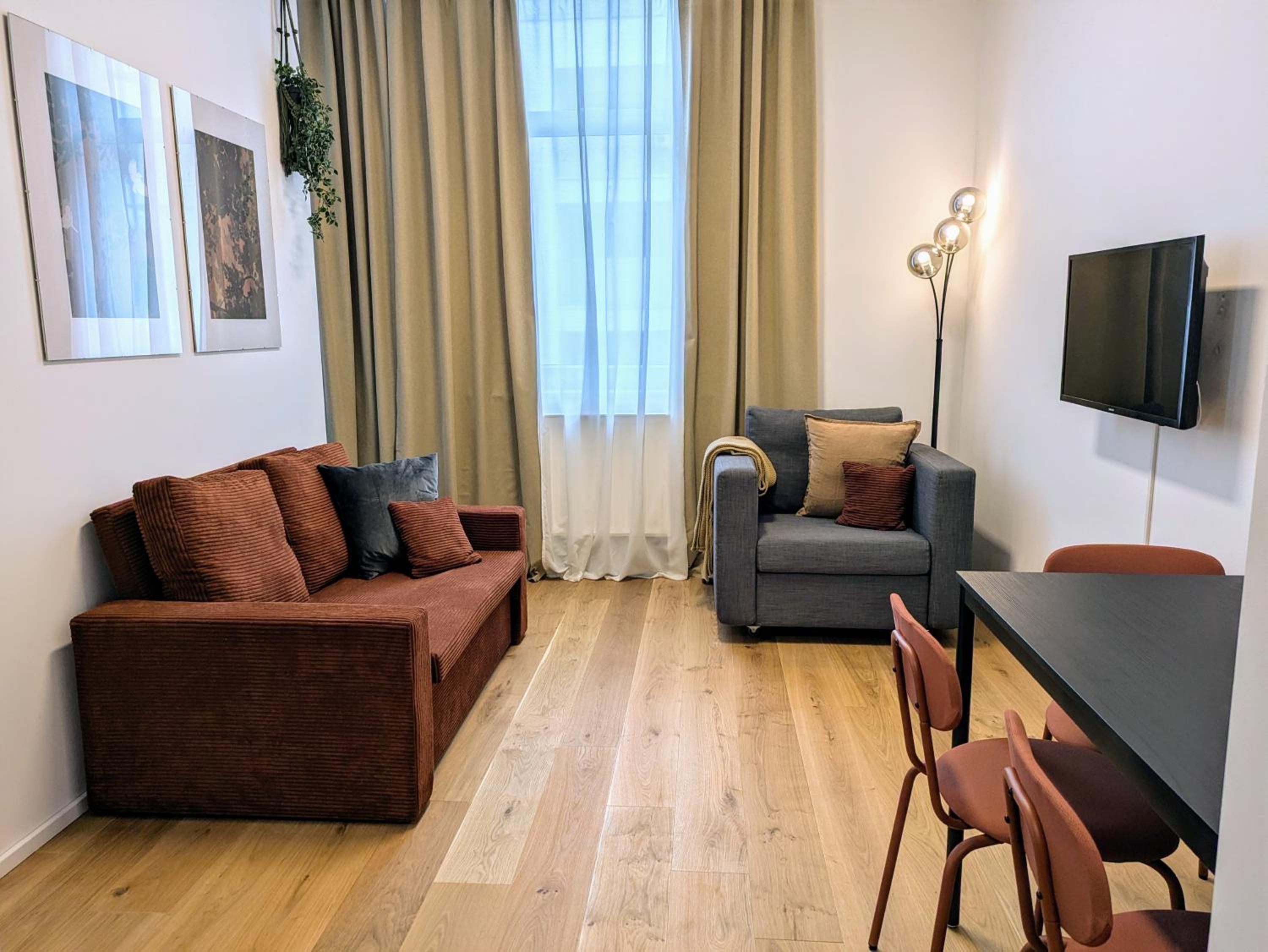 One-Bedroom Apartment photo 1