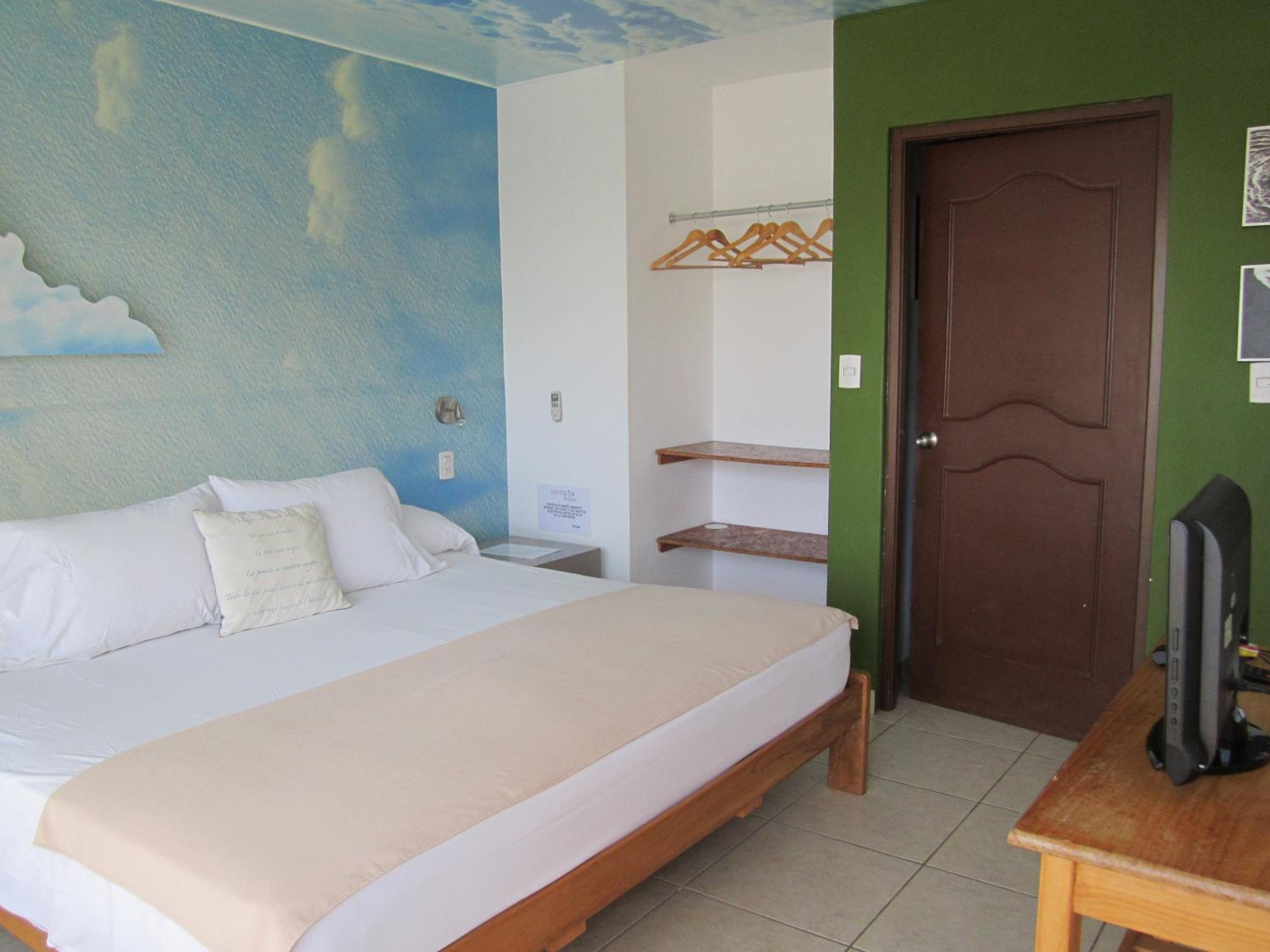 Standard Double or Twin Room with Sea View photo 1