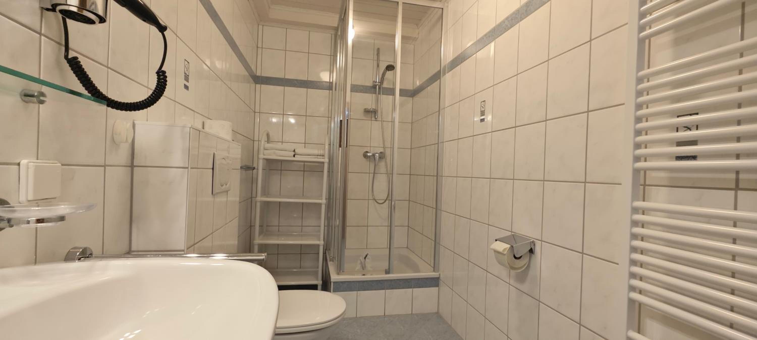 Deluxe Double Room with Shower photo 2