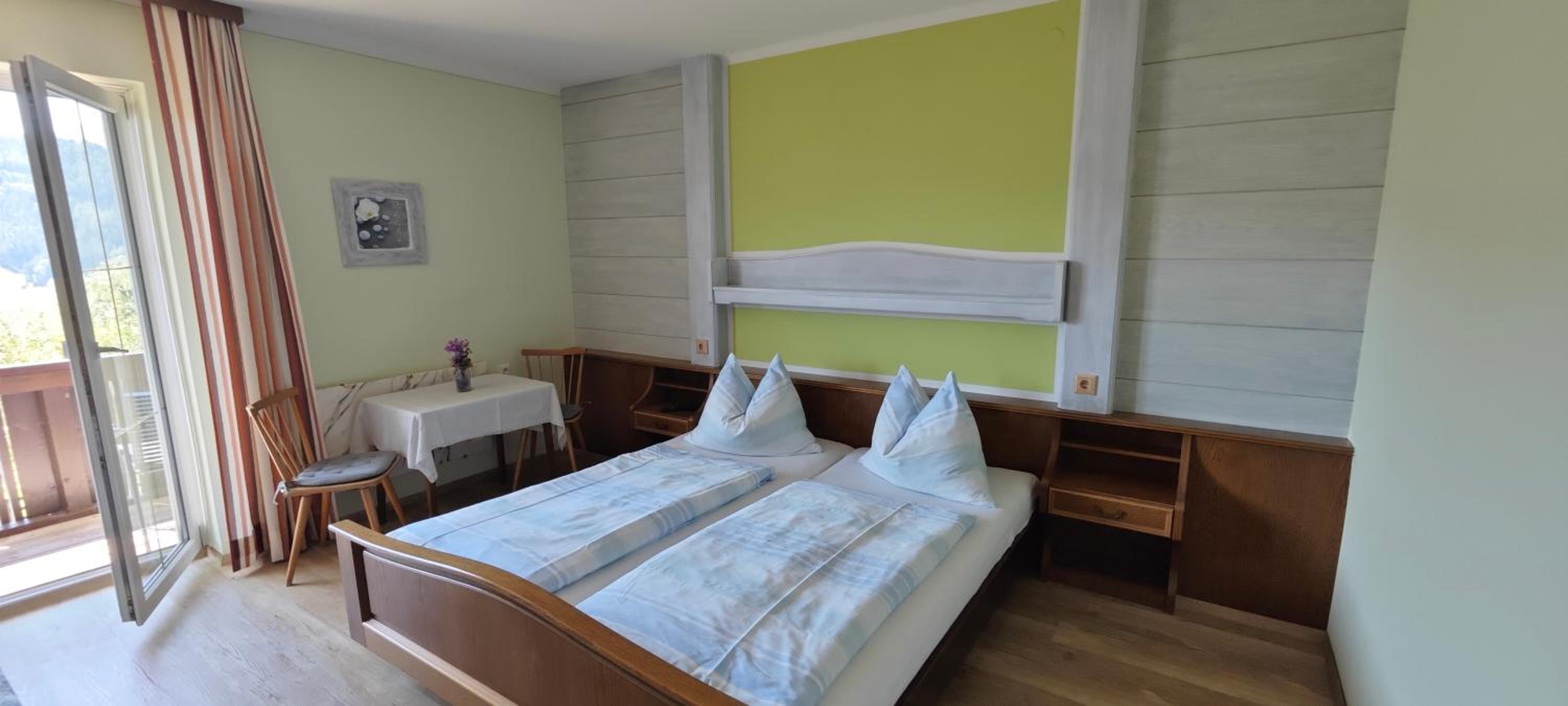 Deluxe Double Room with Shower photo 1