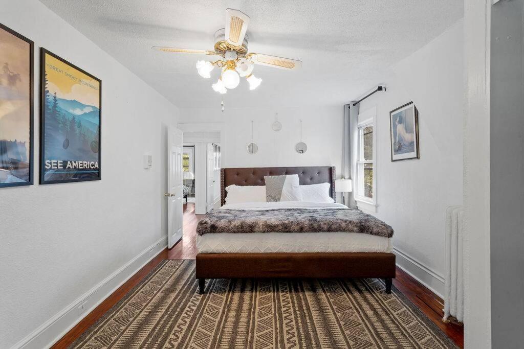 Five-Bedroom House photo 1