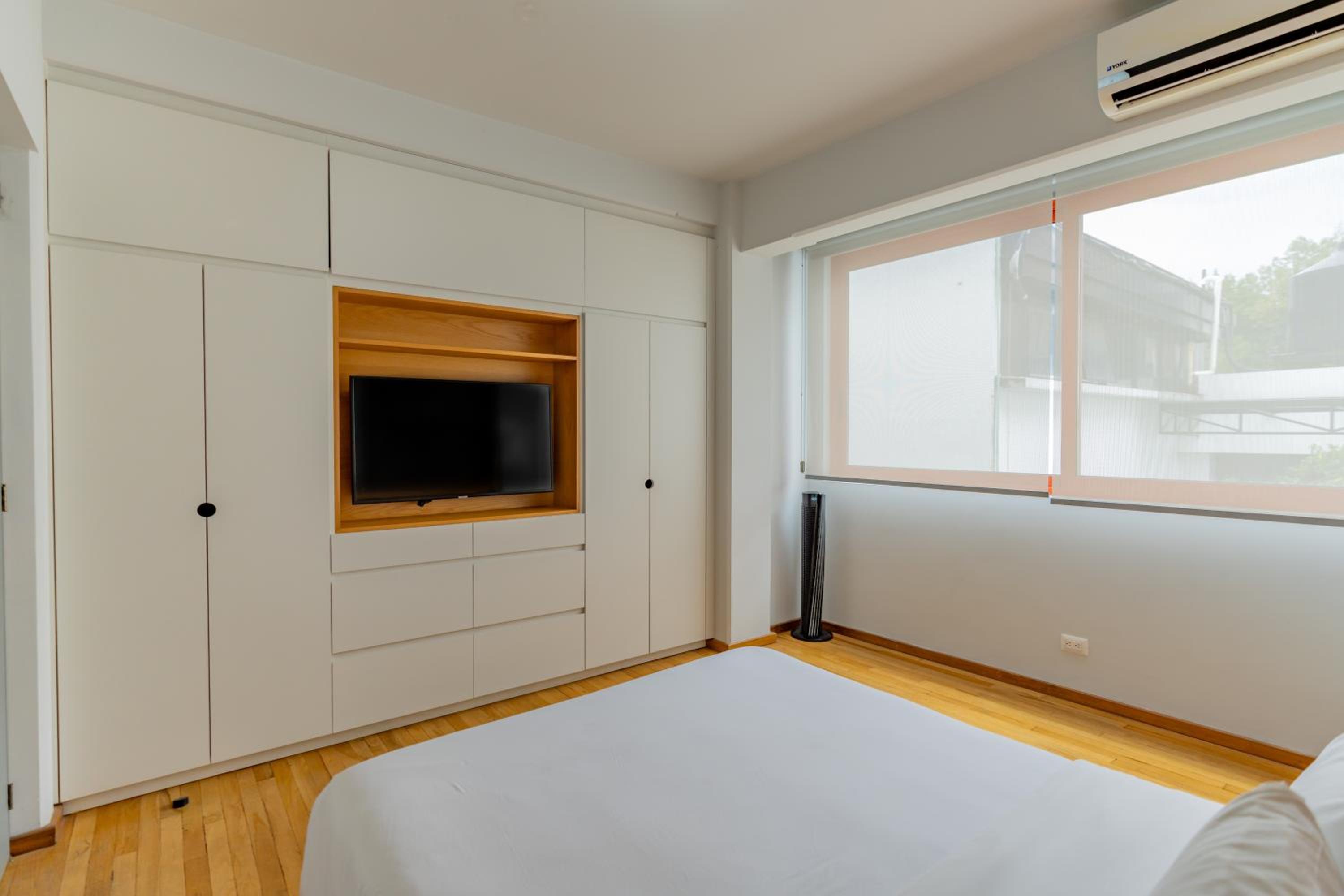 One-Bedroom Apartment with Balcony photo 2