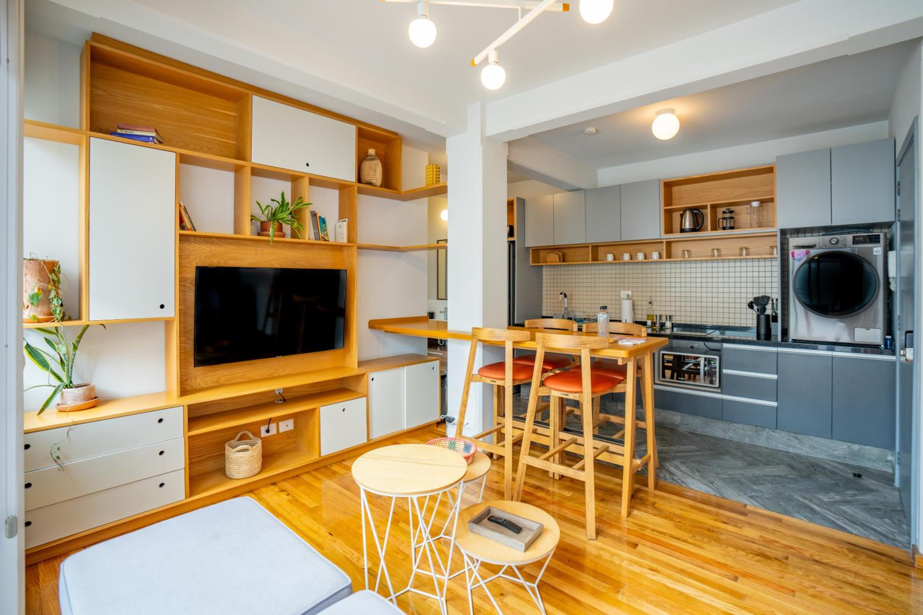 One-Bedroom Apartment with Balcony photo 1