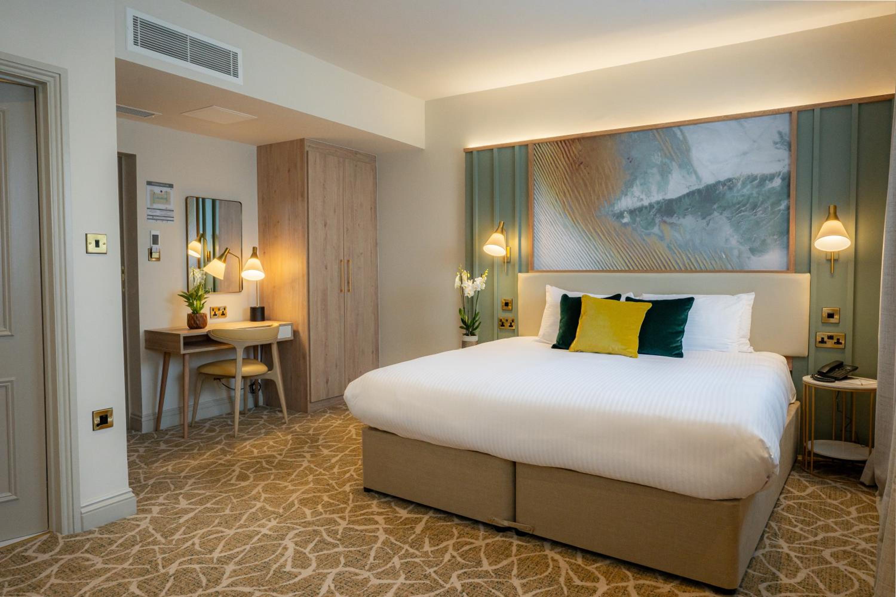  Premier King Room