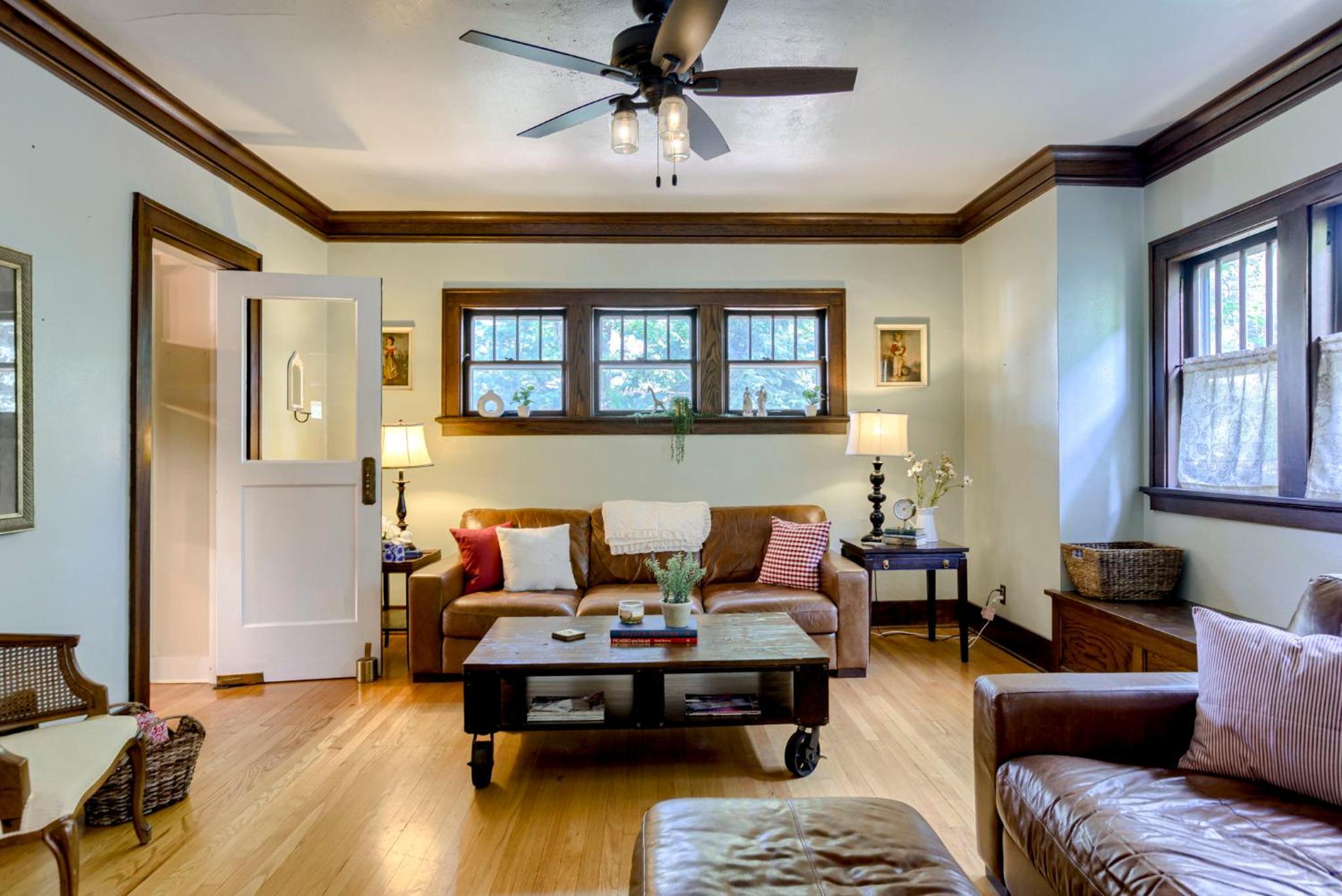 Five-Bedroom House photo 1