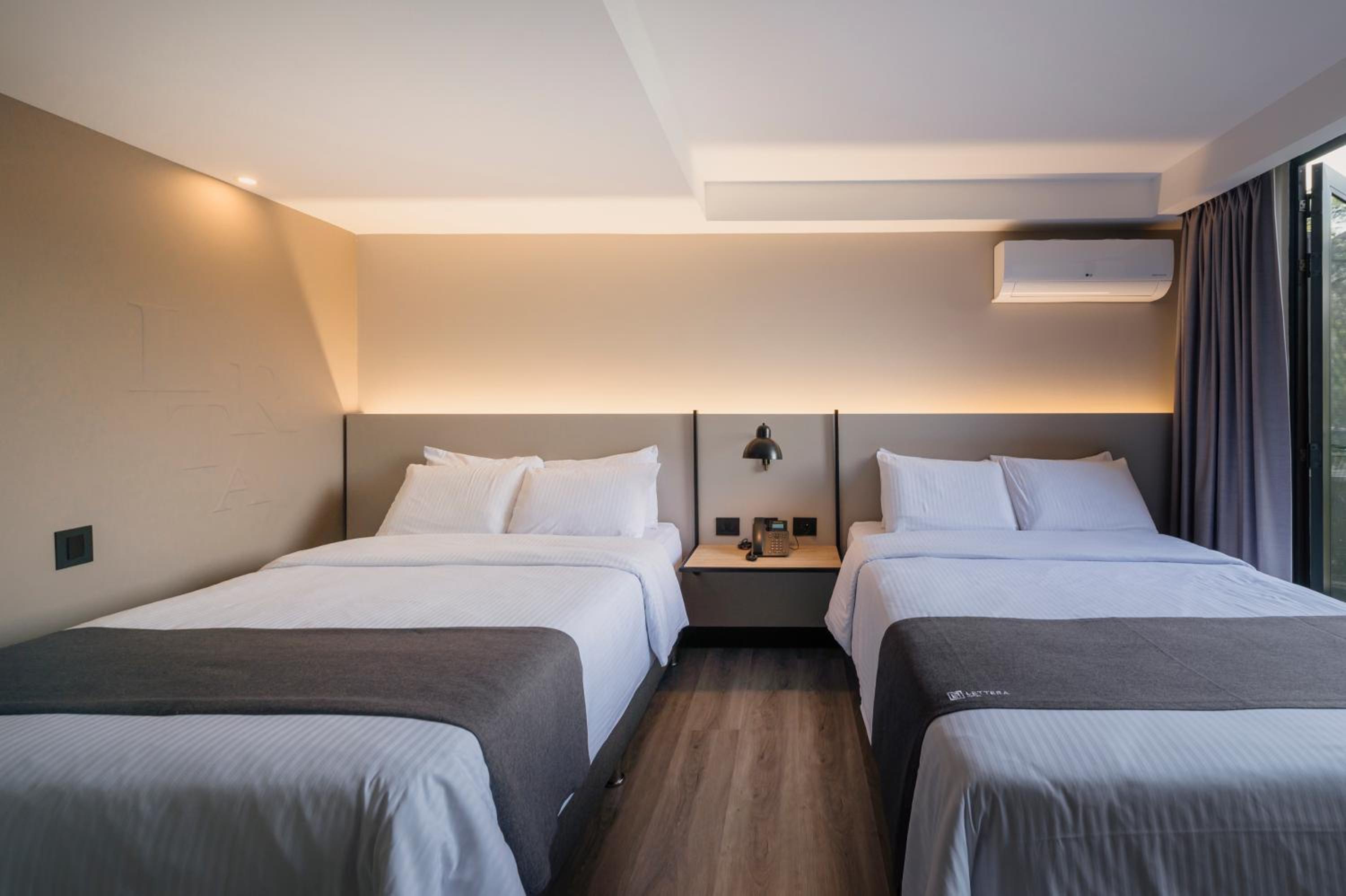 Twin Room - Photo 2