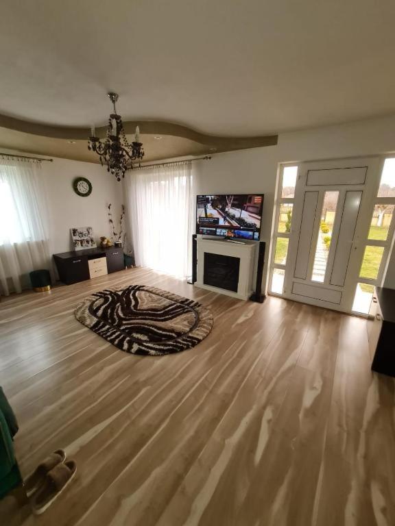 Villa photo 3