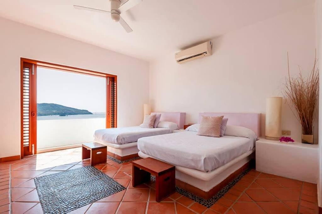 Five-Bedroom House photo 2