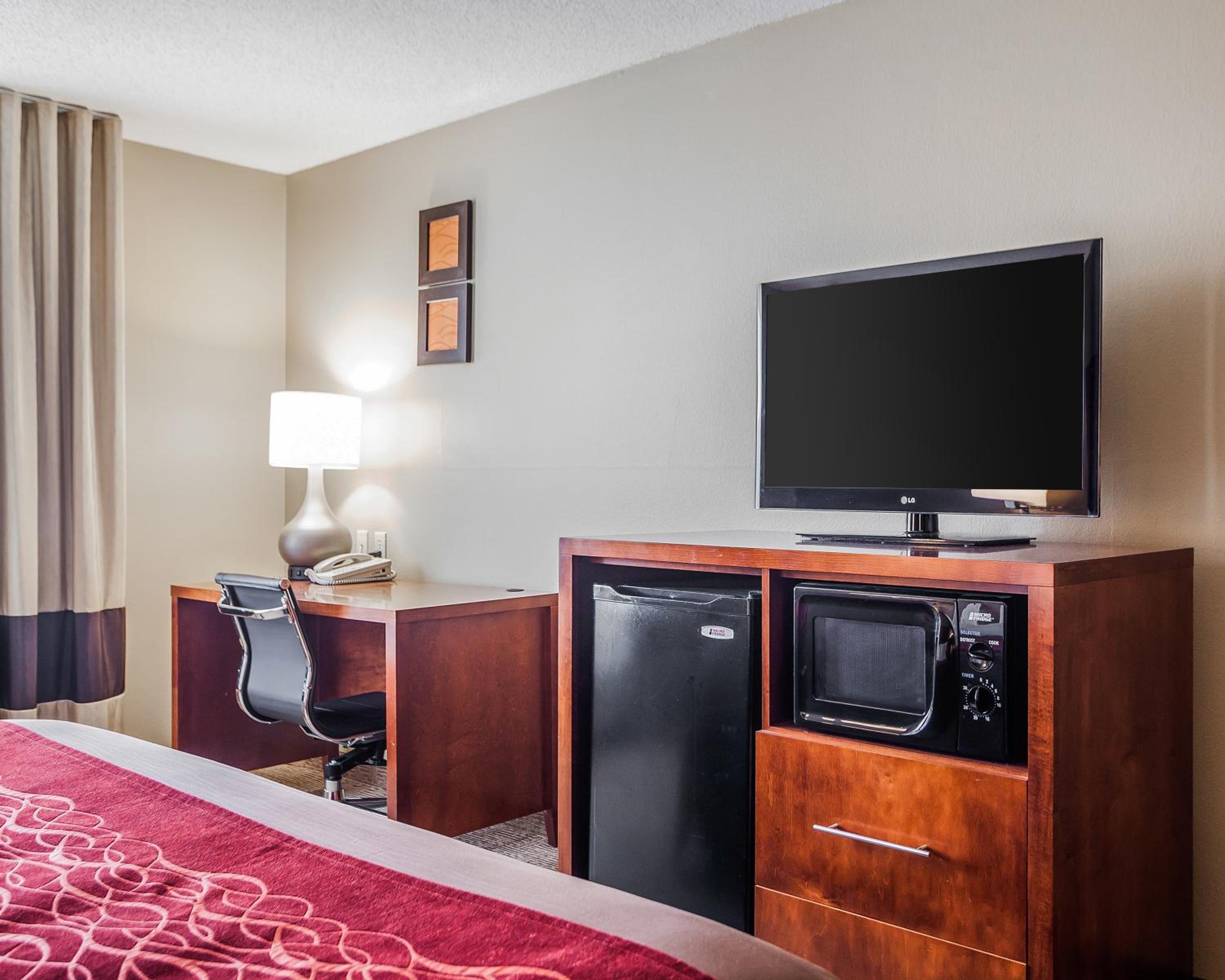 King Room - Non-Smoking - Photo 2