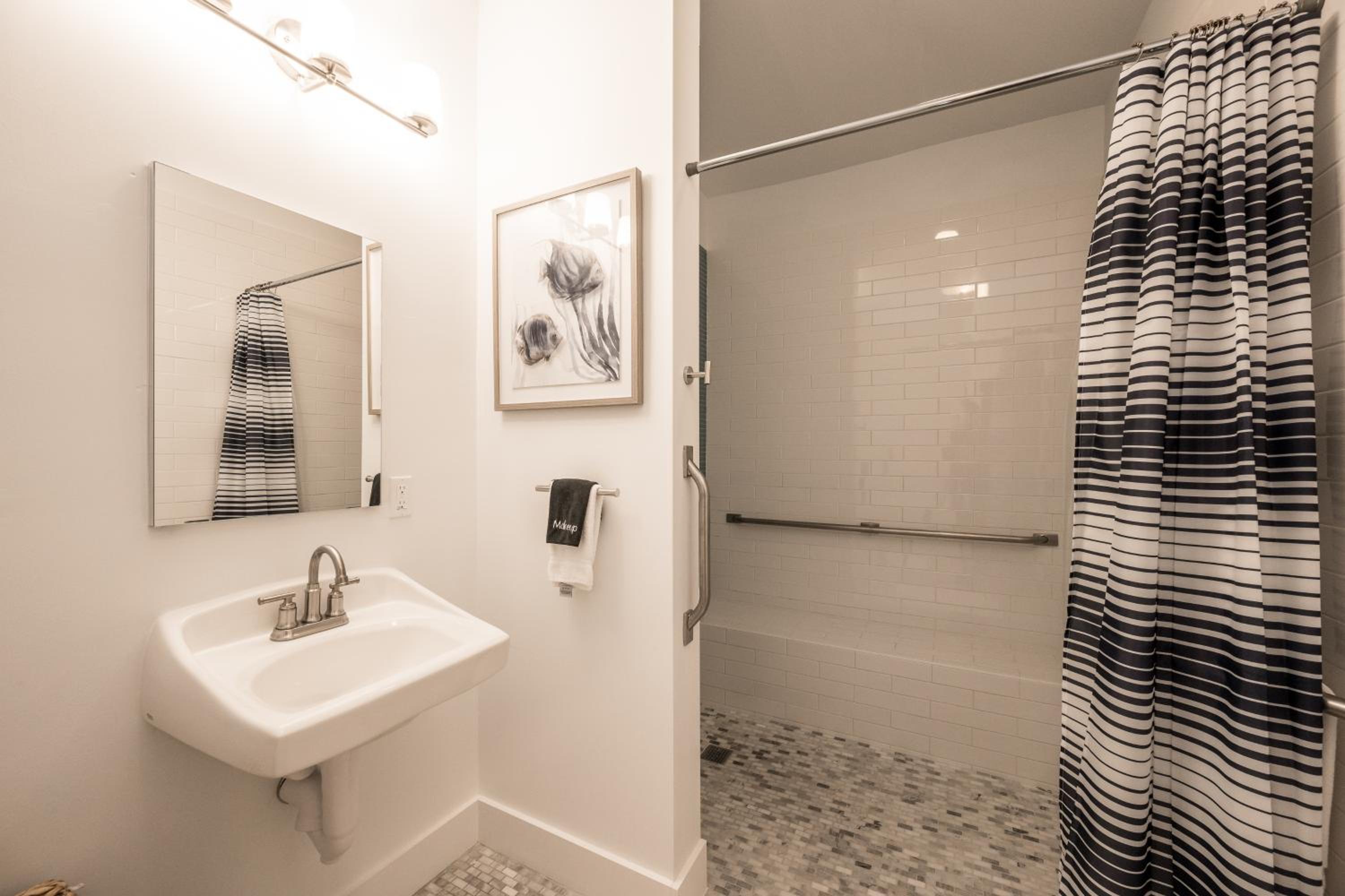 Double Room - Disability Access photo 3