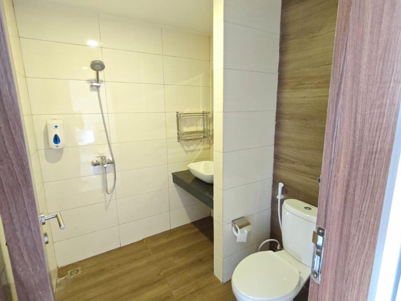 Two-Bedroom Apartment with Balcony photo 3