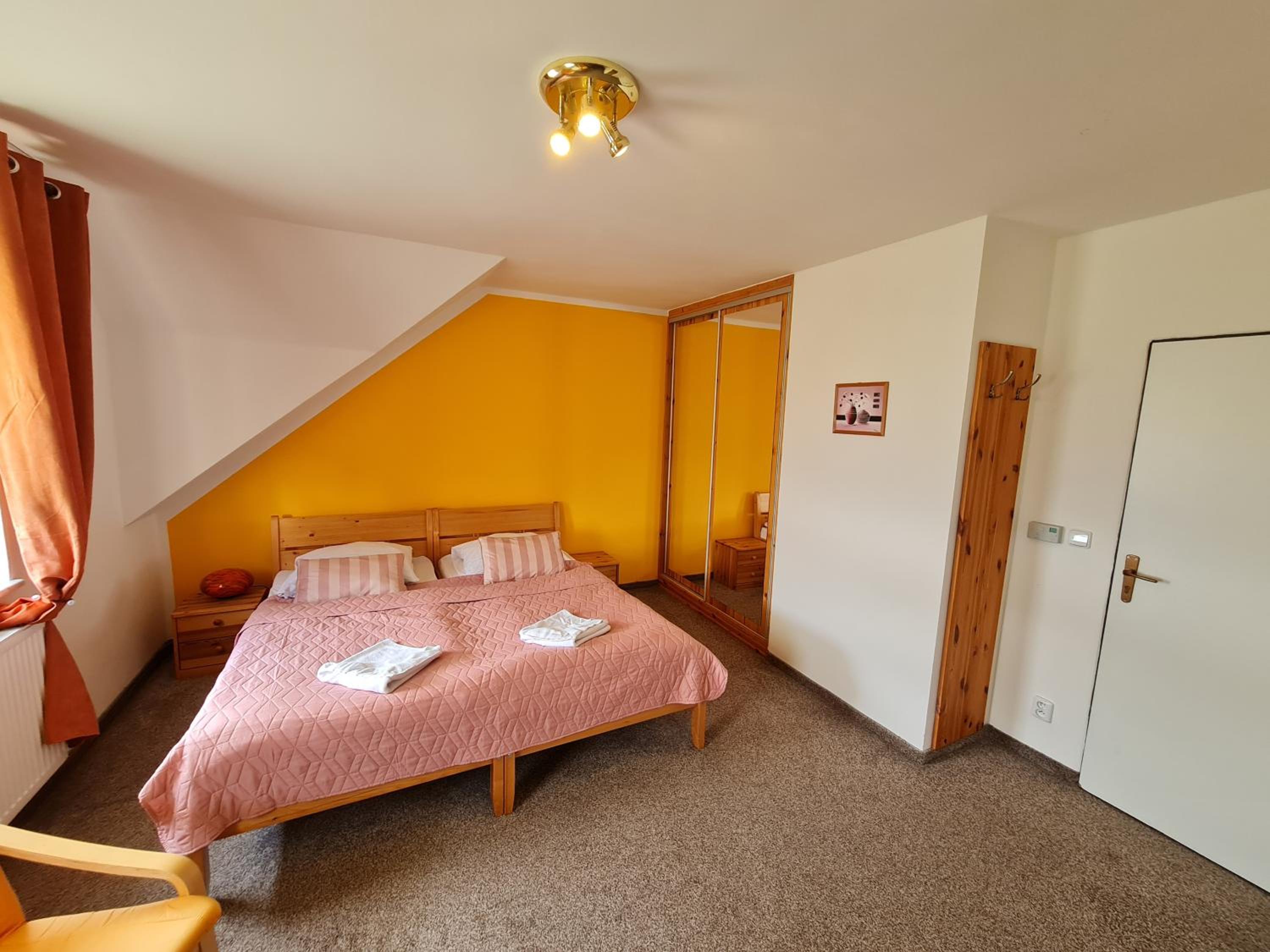 Double Room with Extra Bed and Mountain View photo 3