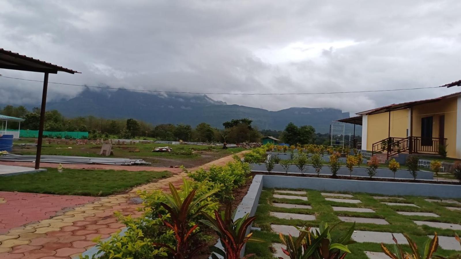 King Room with Mountain View photo 2
