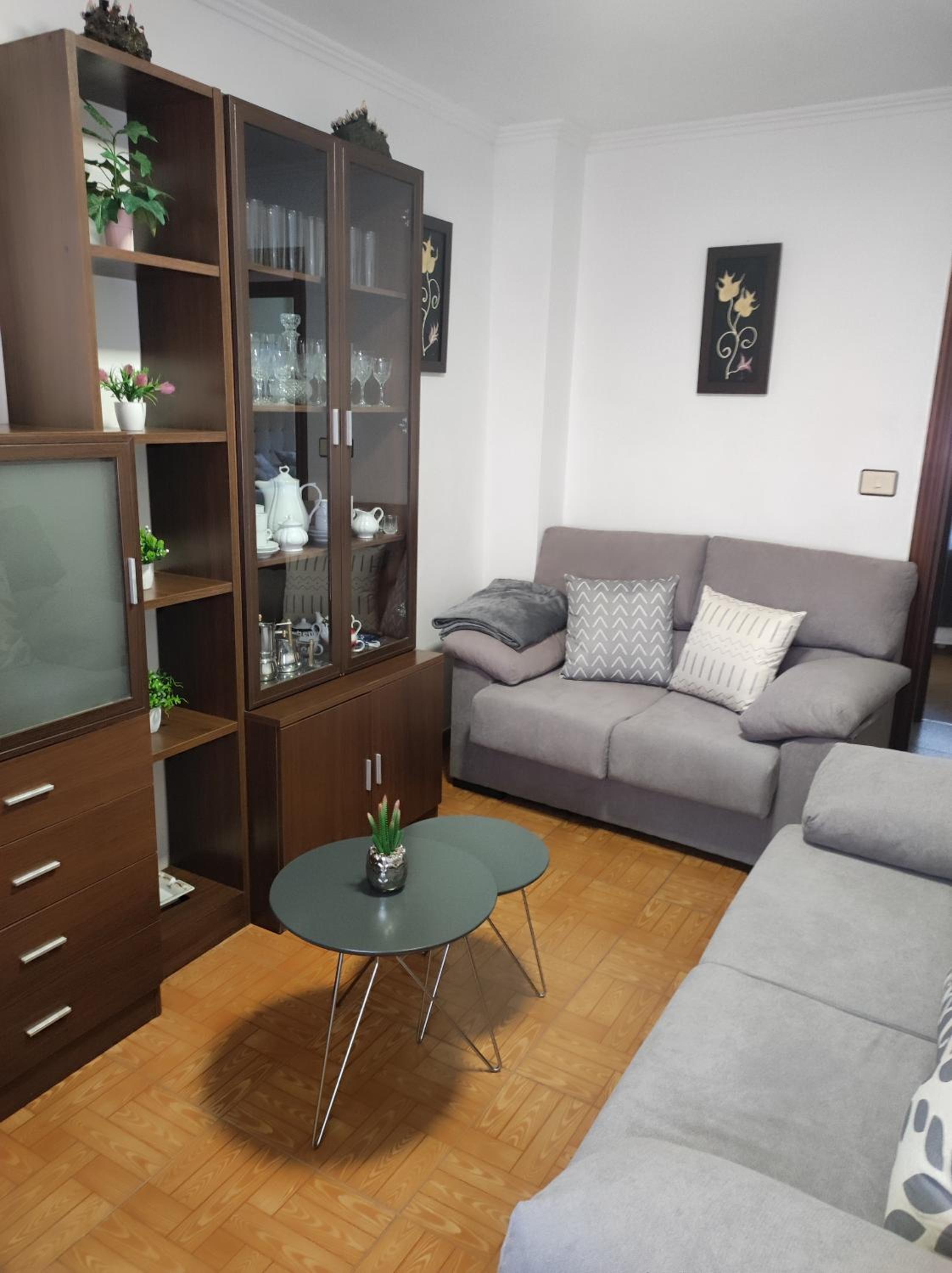 Three-Bedroom House photo 3