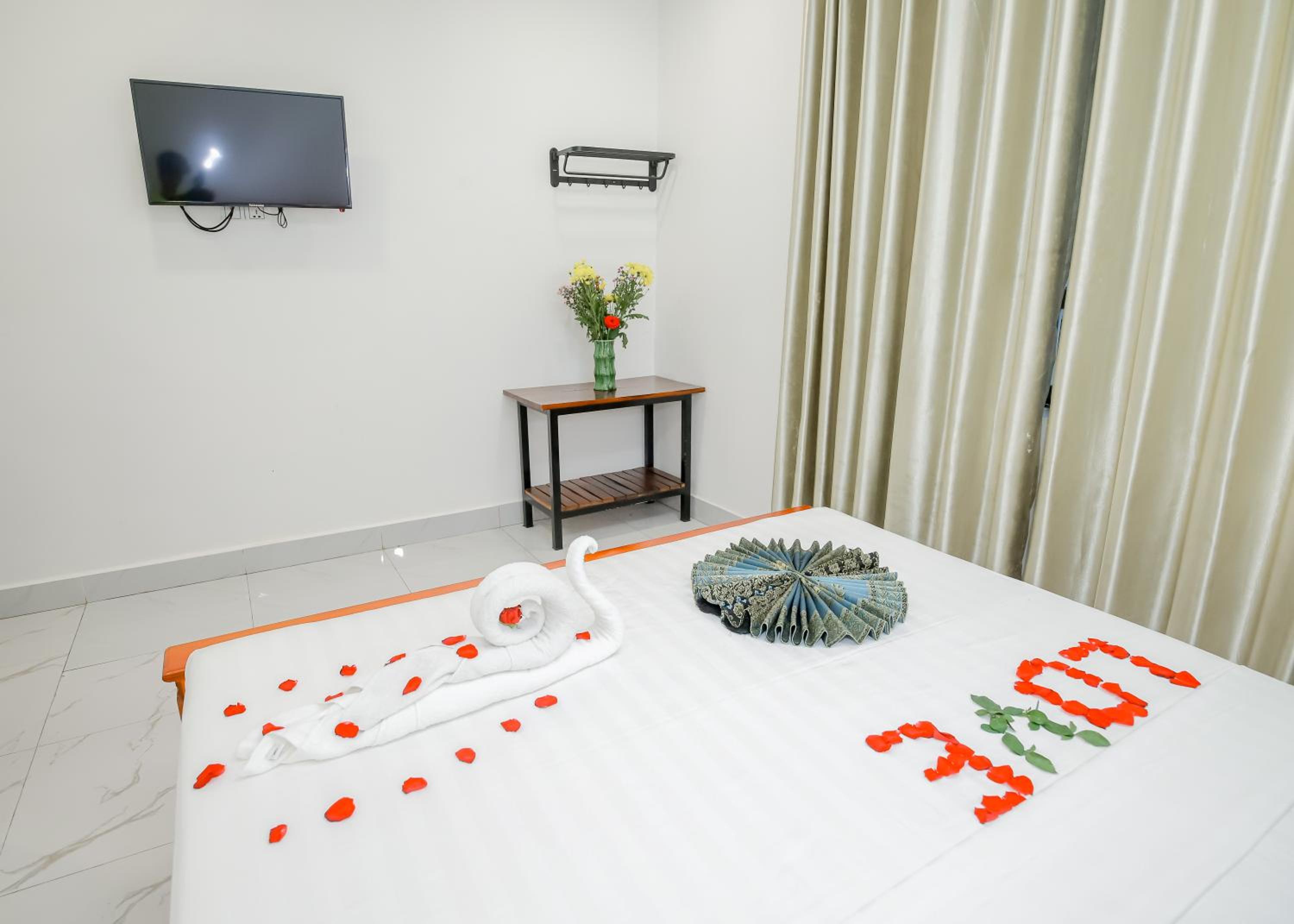 Standard Double Room - Photo 7