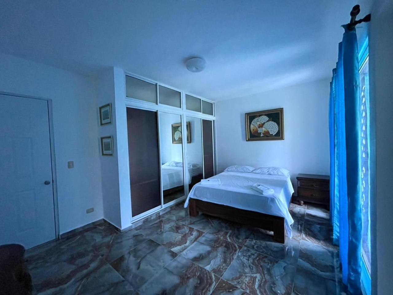 Four-Bedroom House photo 2