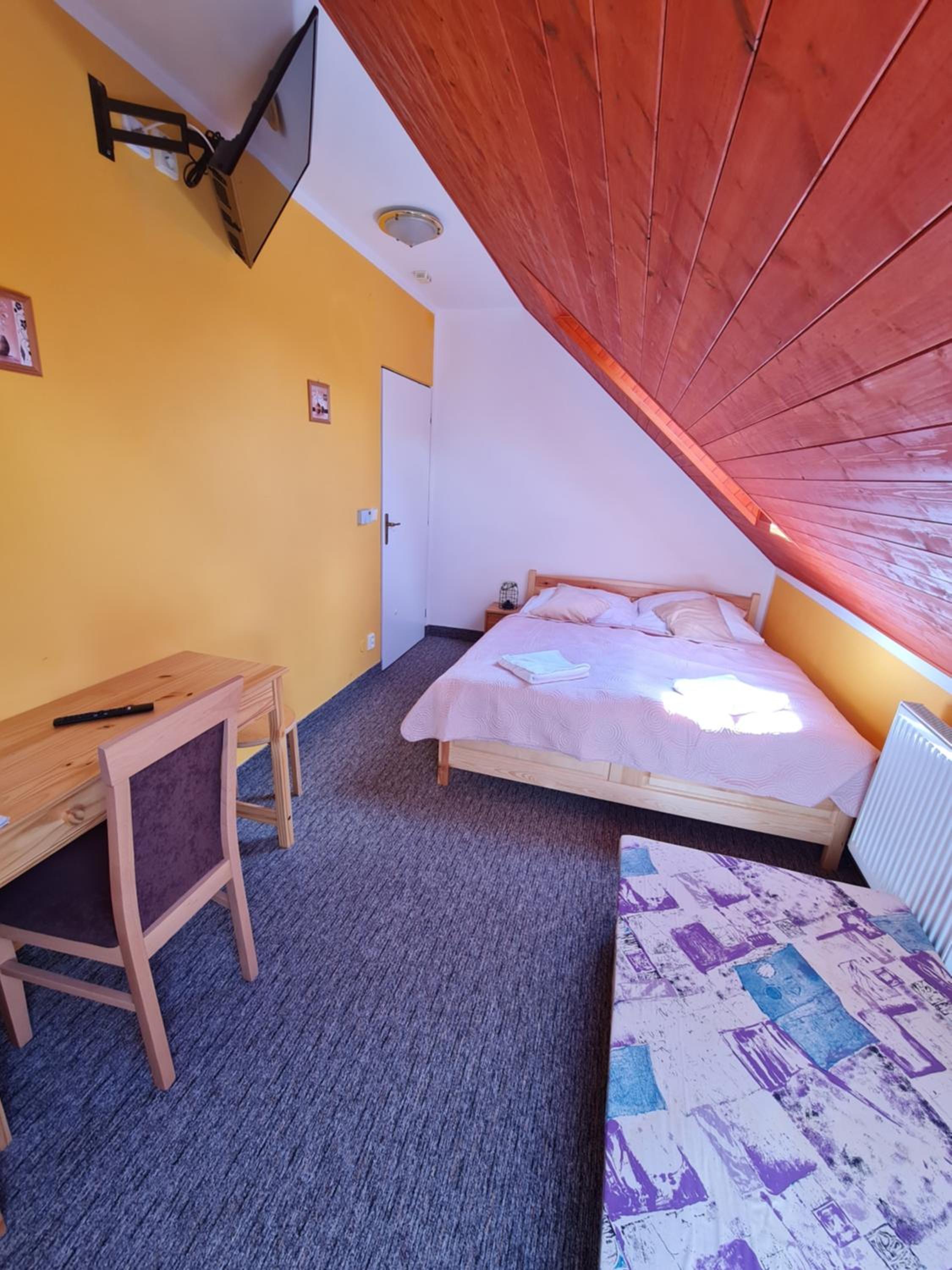 Triple Room with Private Bathroom photo 2