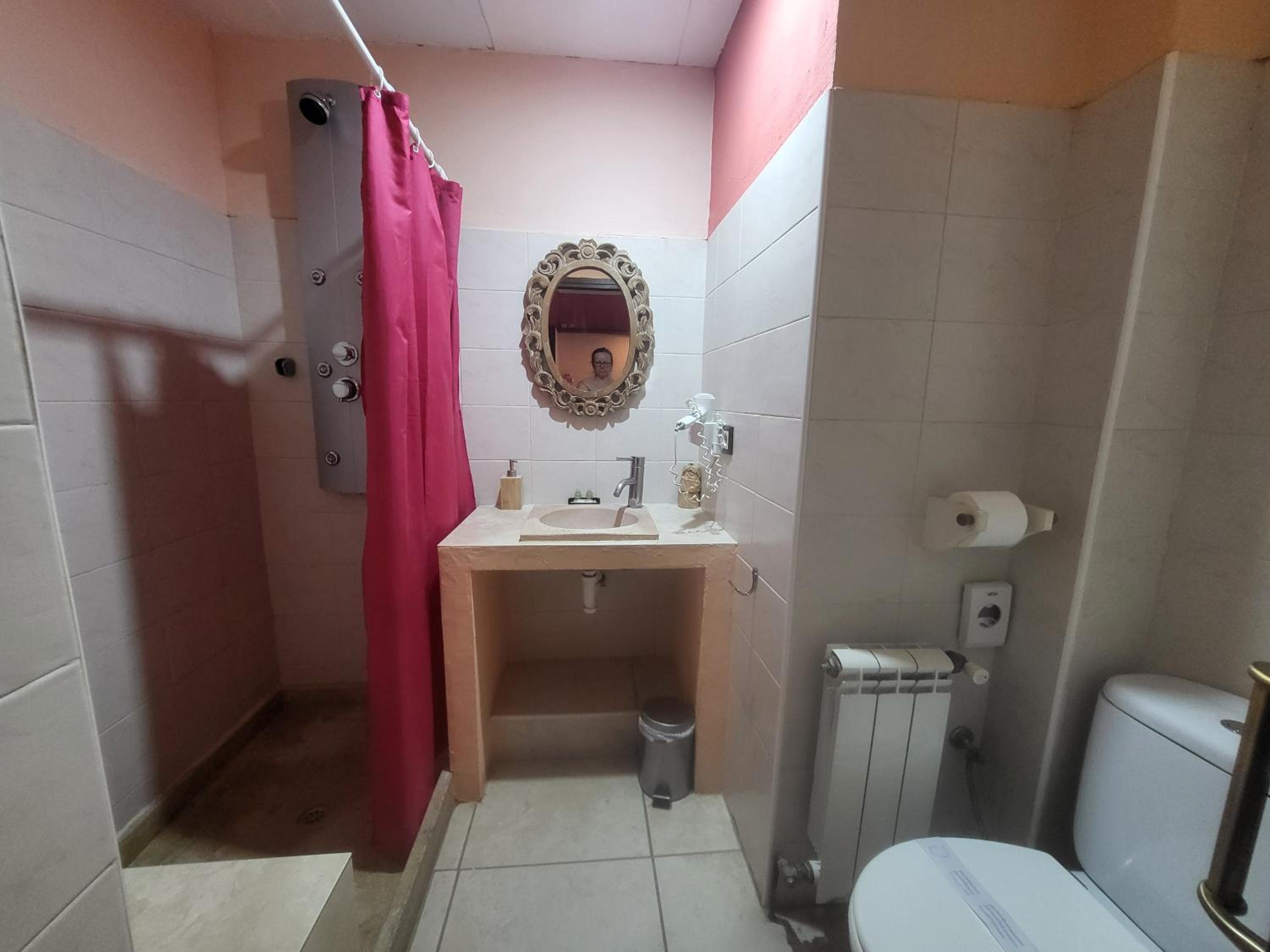 Triple Room with Private Bathroom photo 3