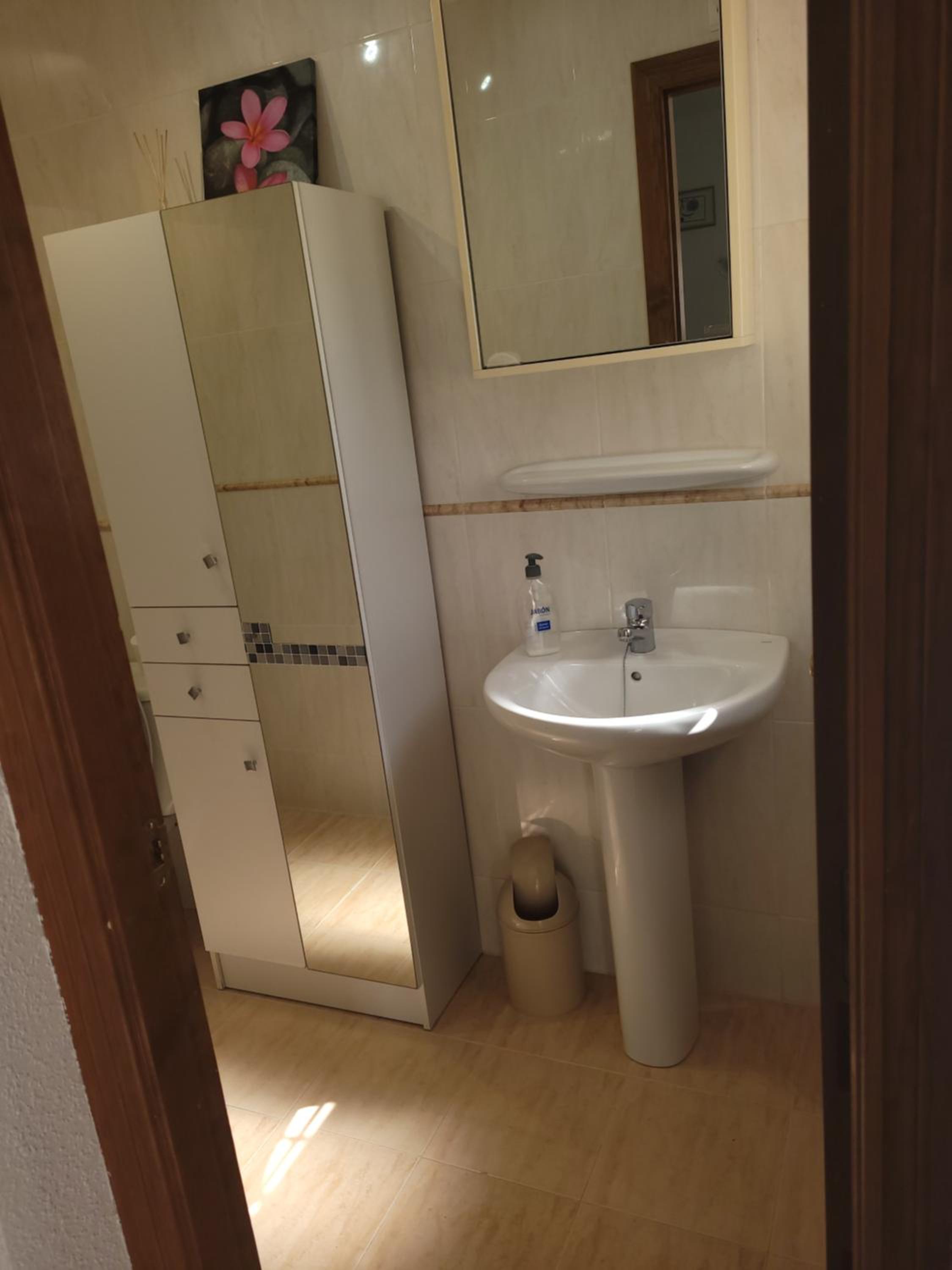 One-Bedroom House photo 2