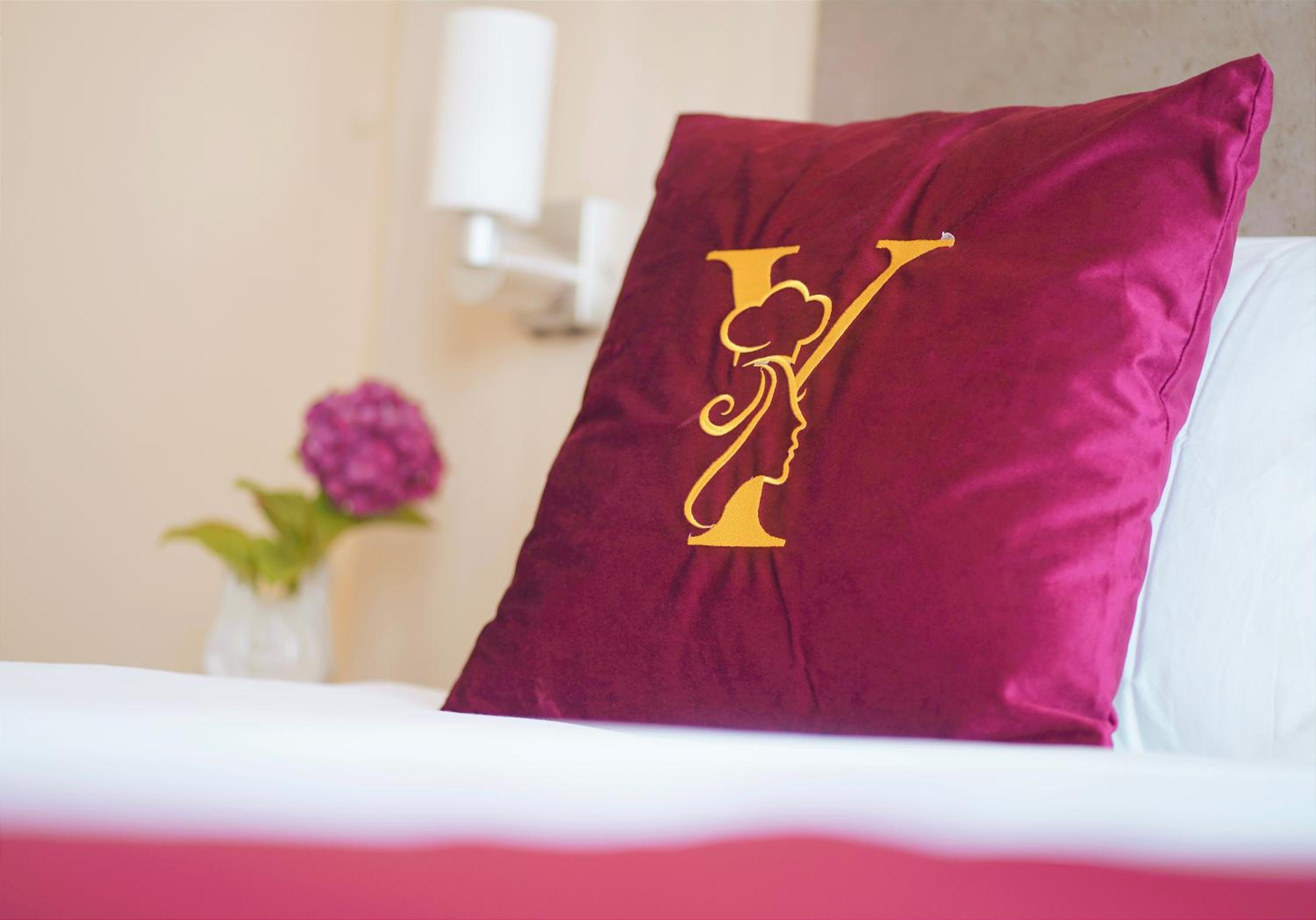 Deluxe Double Room with Shower photo 3