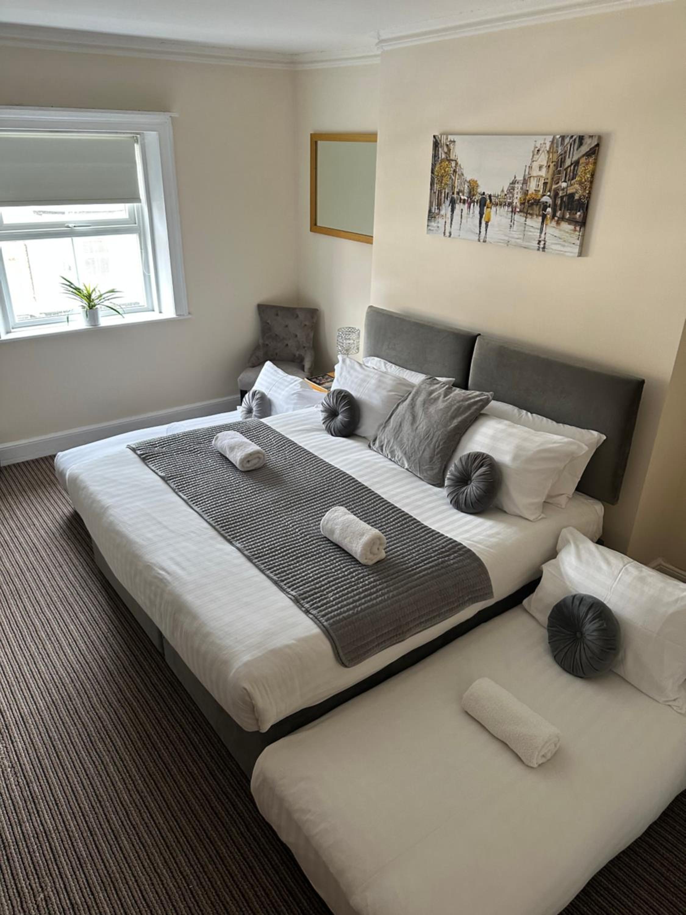 Deluxe Family Room - Photo 1