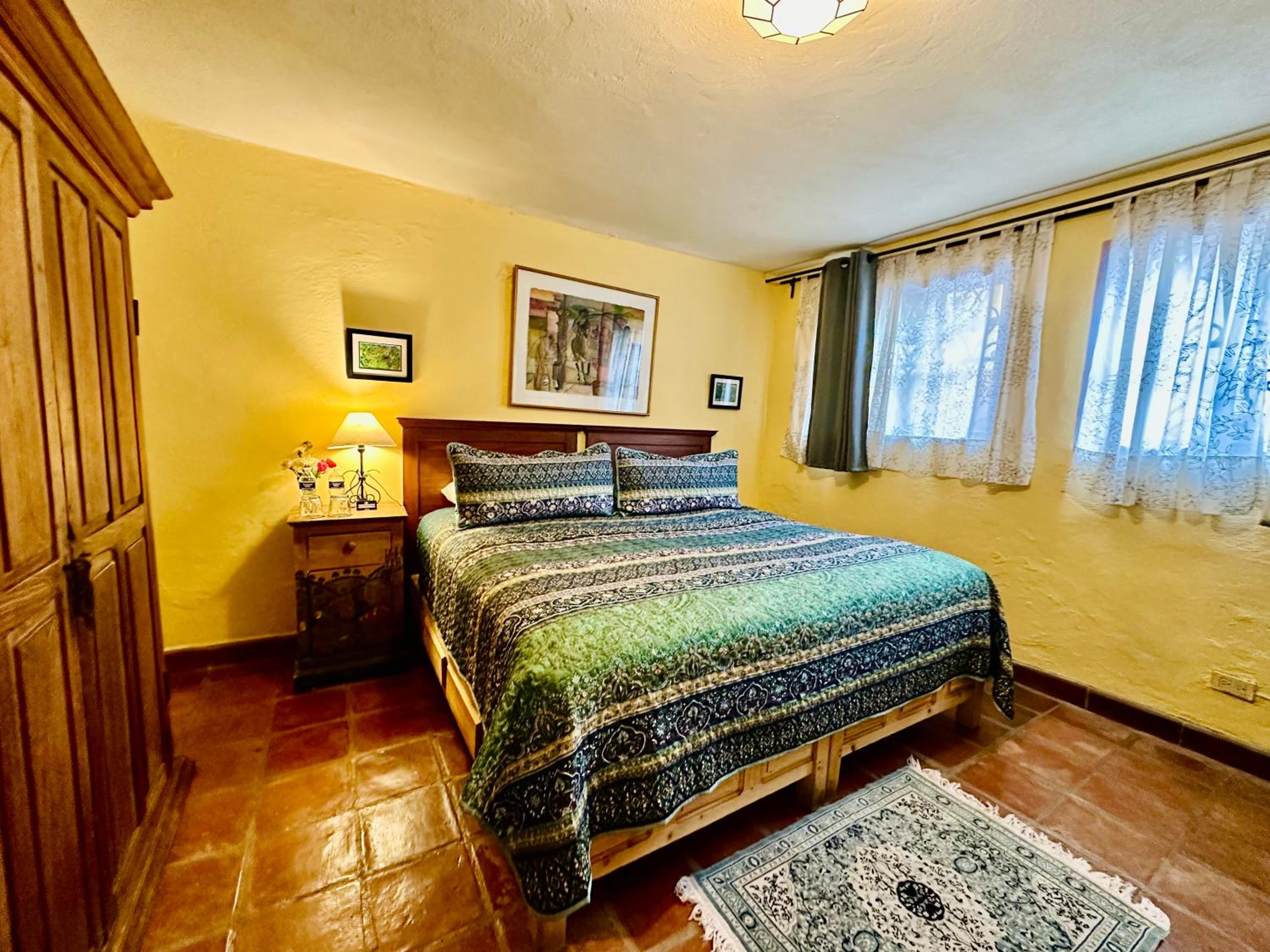 Deluxe Double Room with Shower - Photo 4