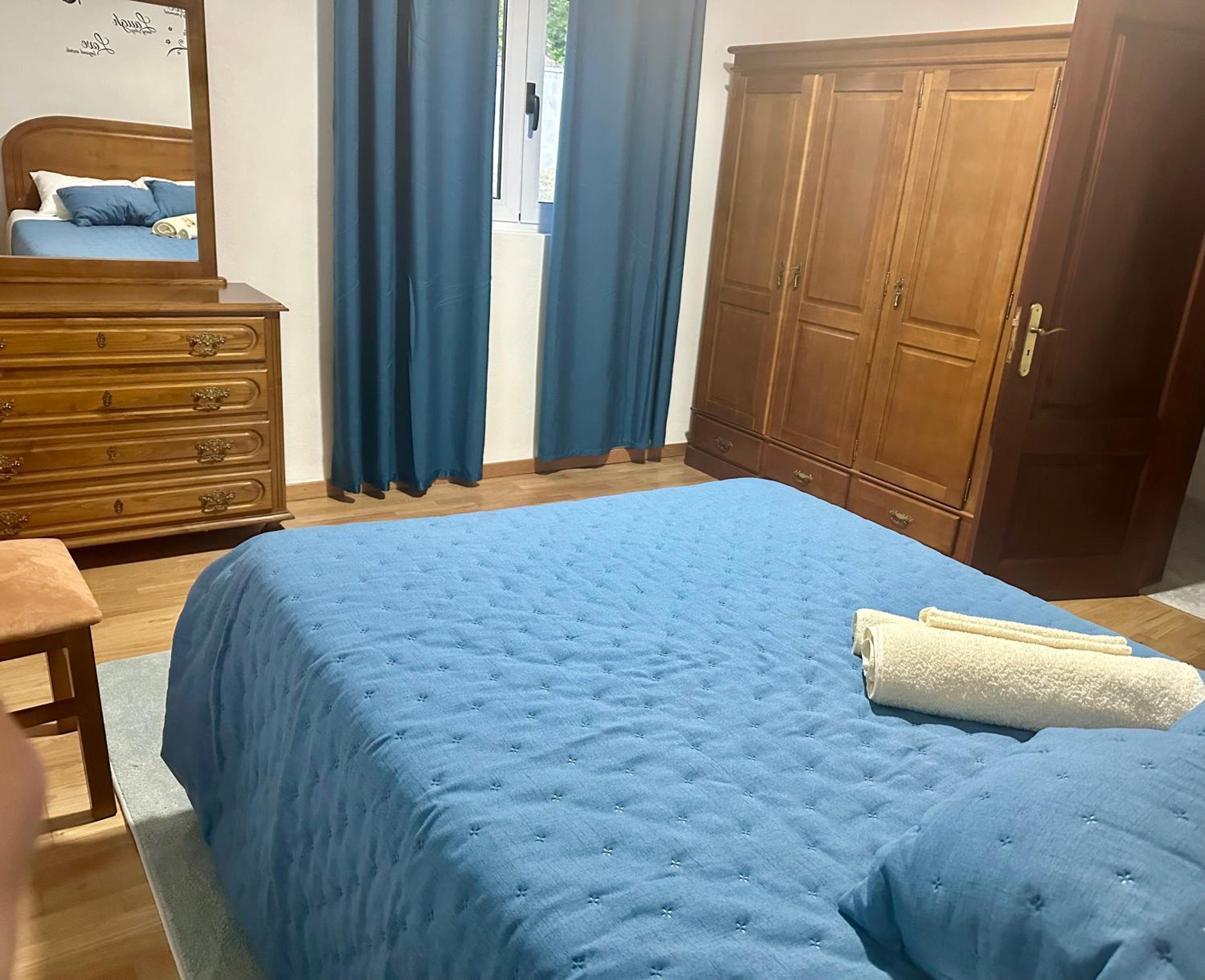Three-Bedroom House photo 3