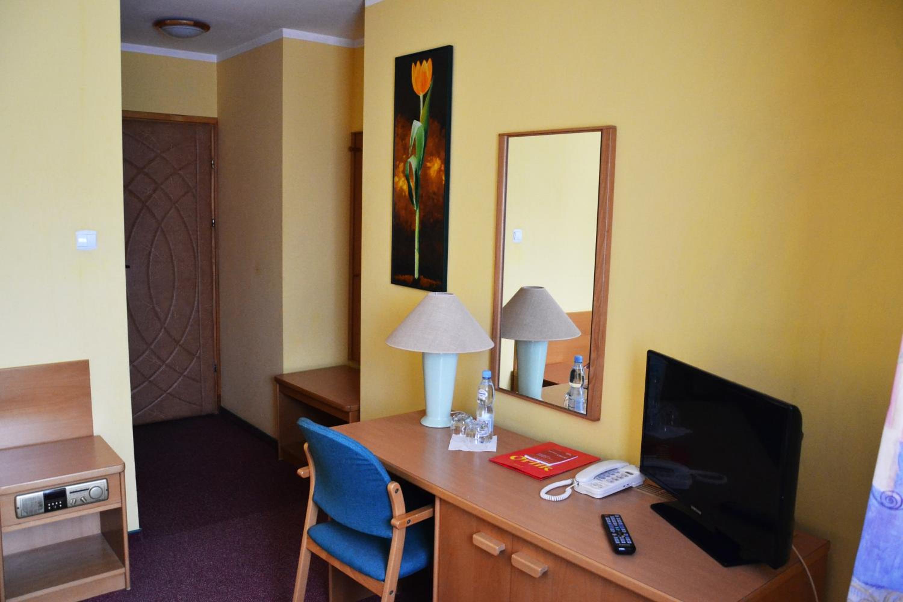 Double or Twin Room - Photo 14