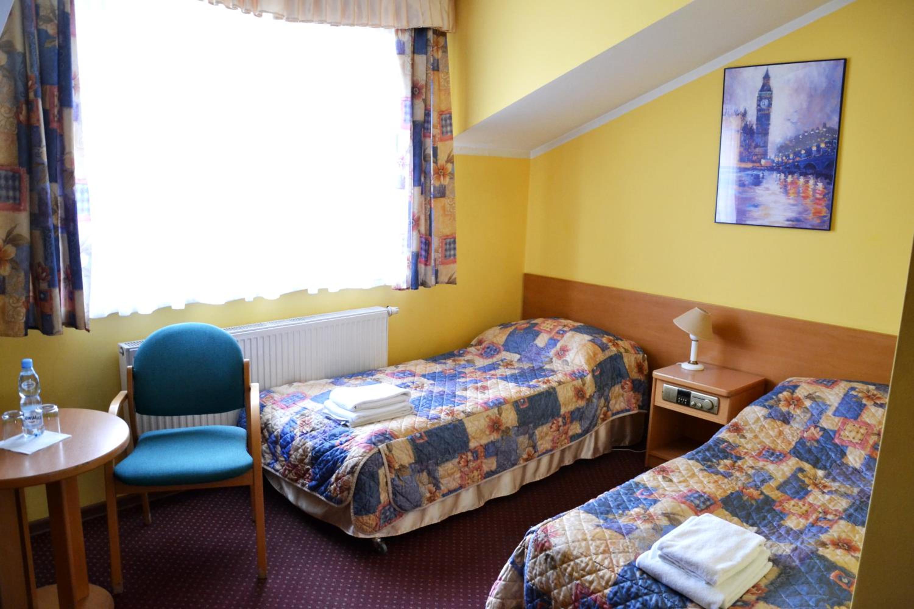 Double or Twin Room - Photo 13