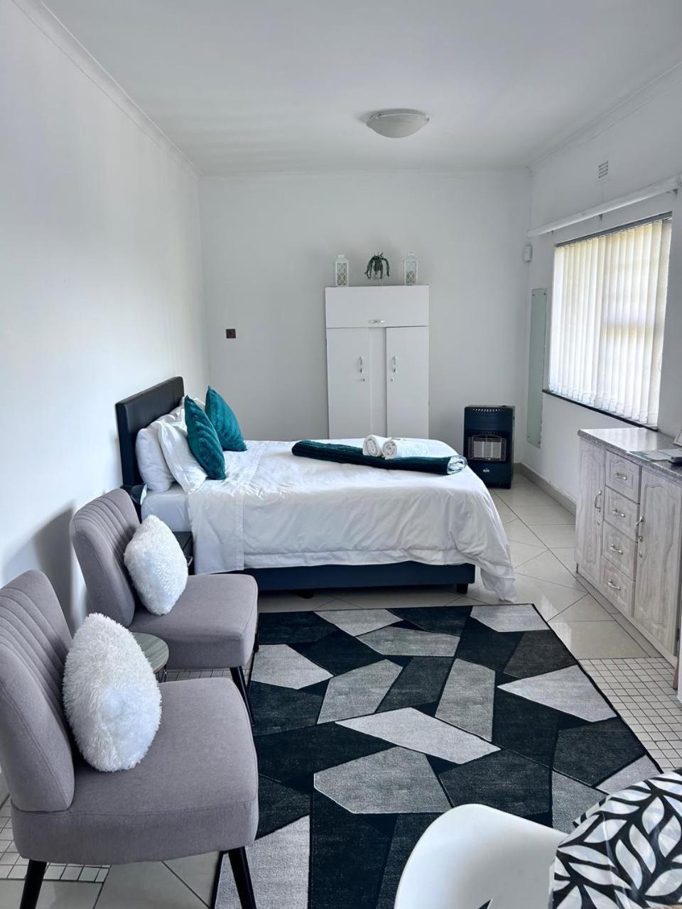 Budget Double Room photo 2