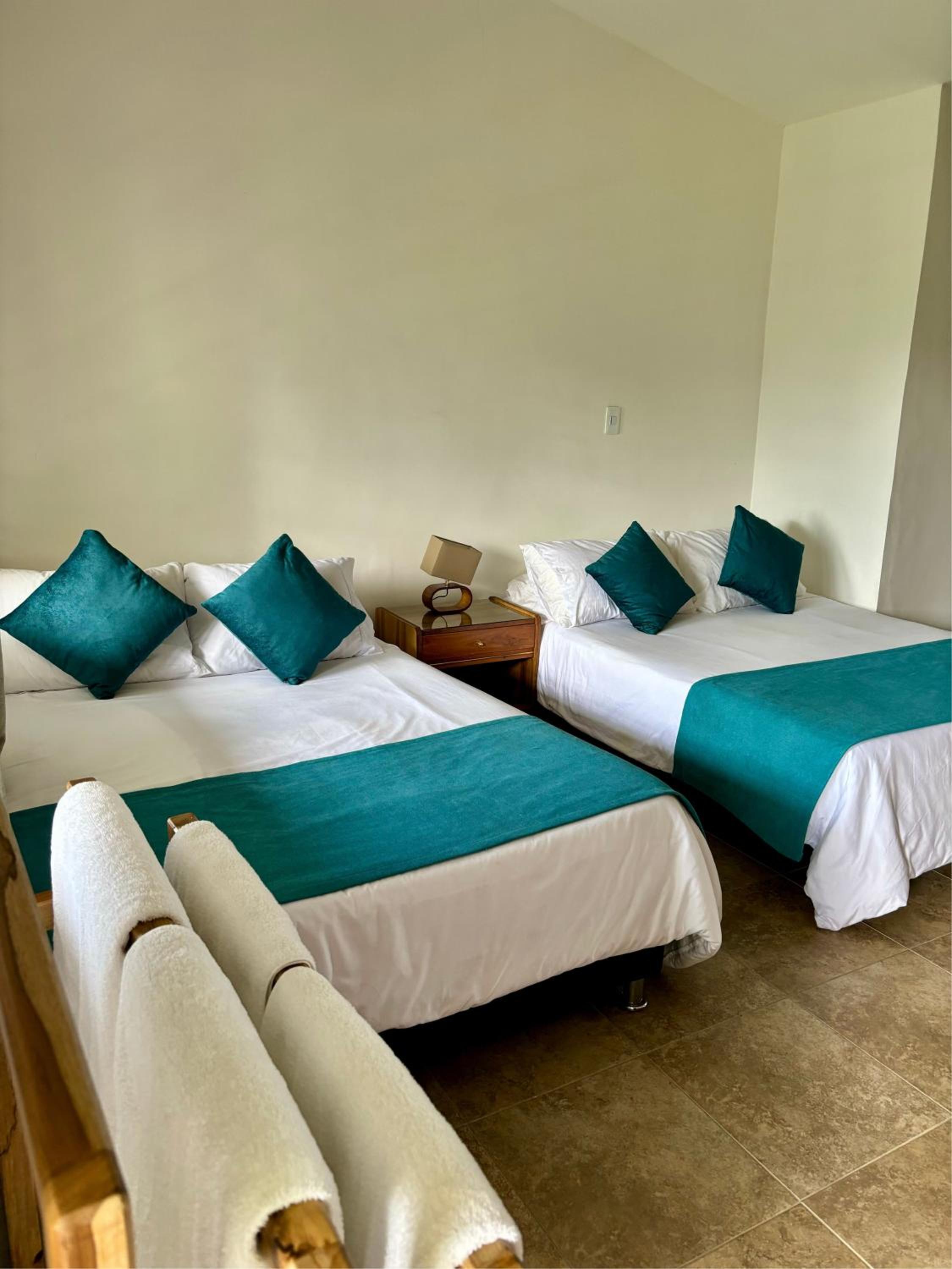 Quadruple Room with Private Bathroom photo 1