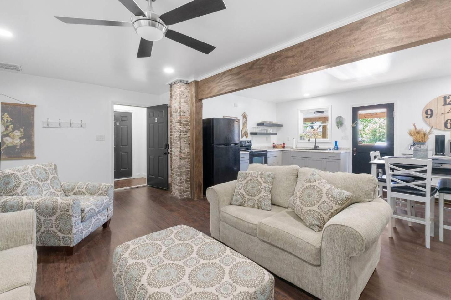 Apartment photo 3