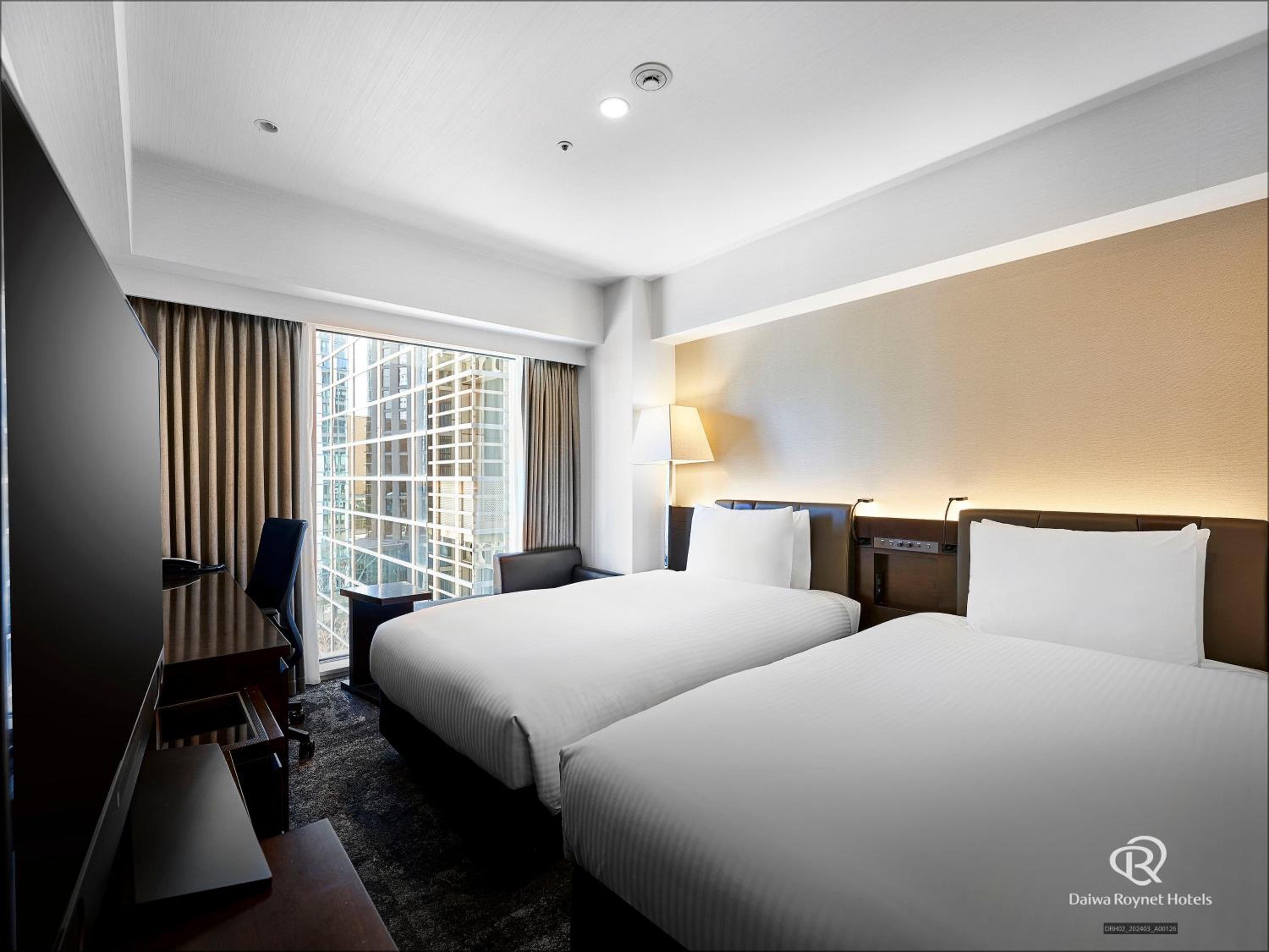 Standard Twin Room - Non-Smoking (Simmons Bed 43 in wide)