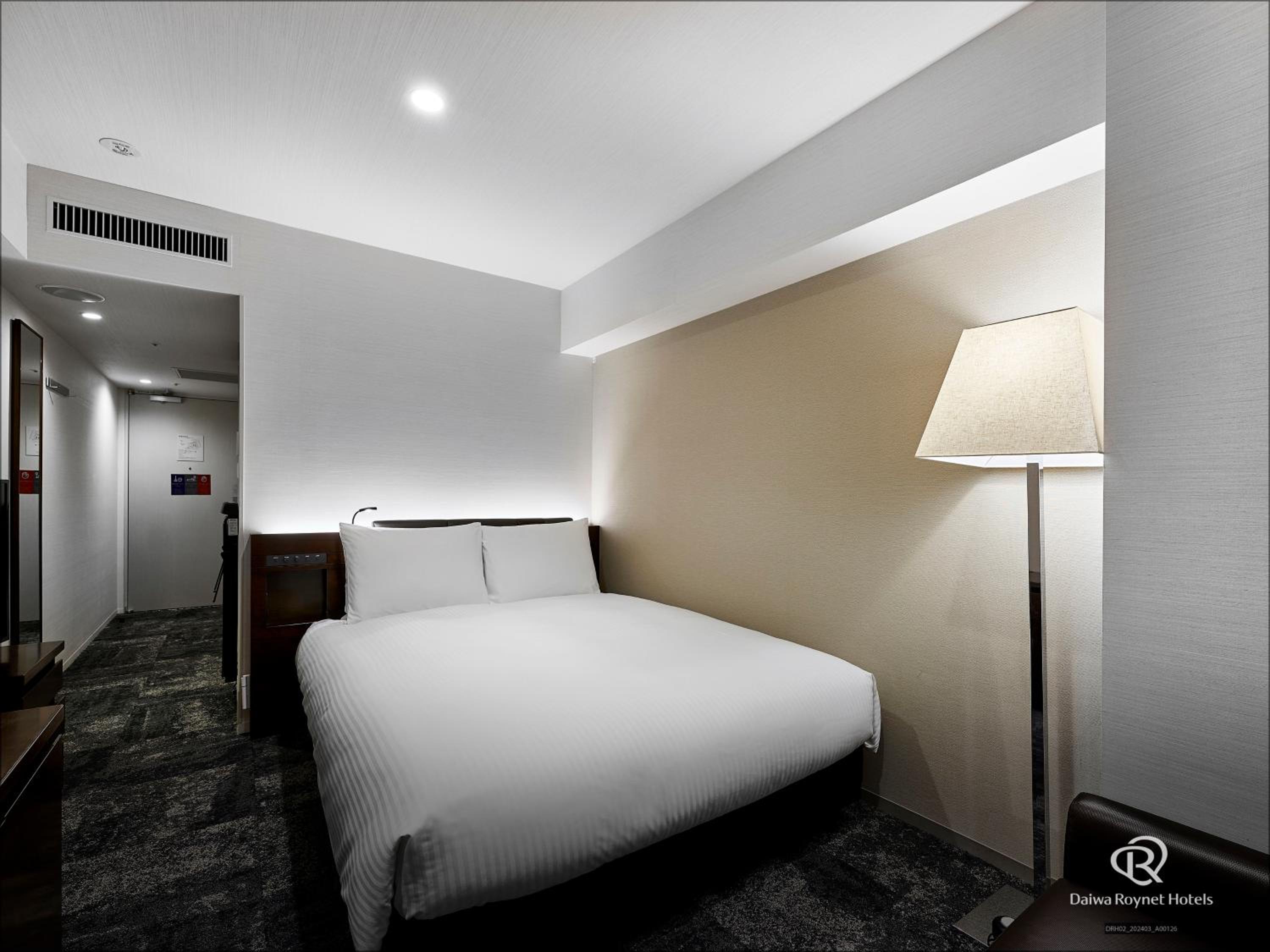 Standard Double Room - Non-Smoking (Simmons Bed 61 in wide) - Photo 3
