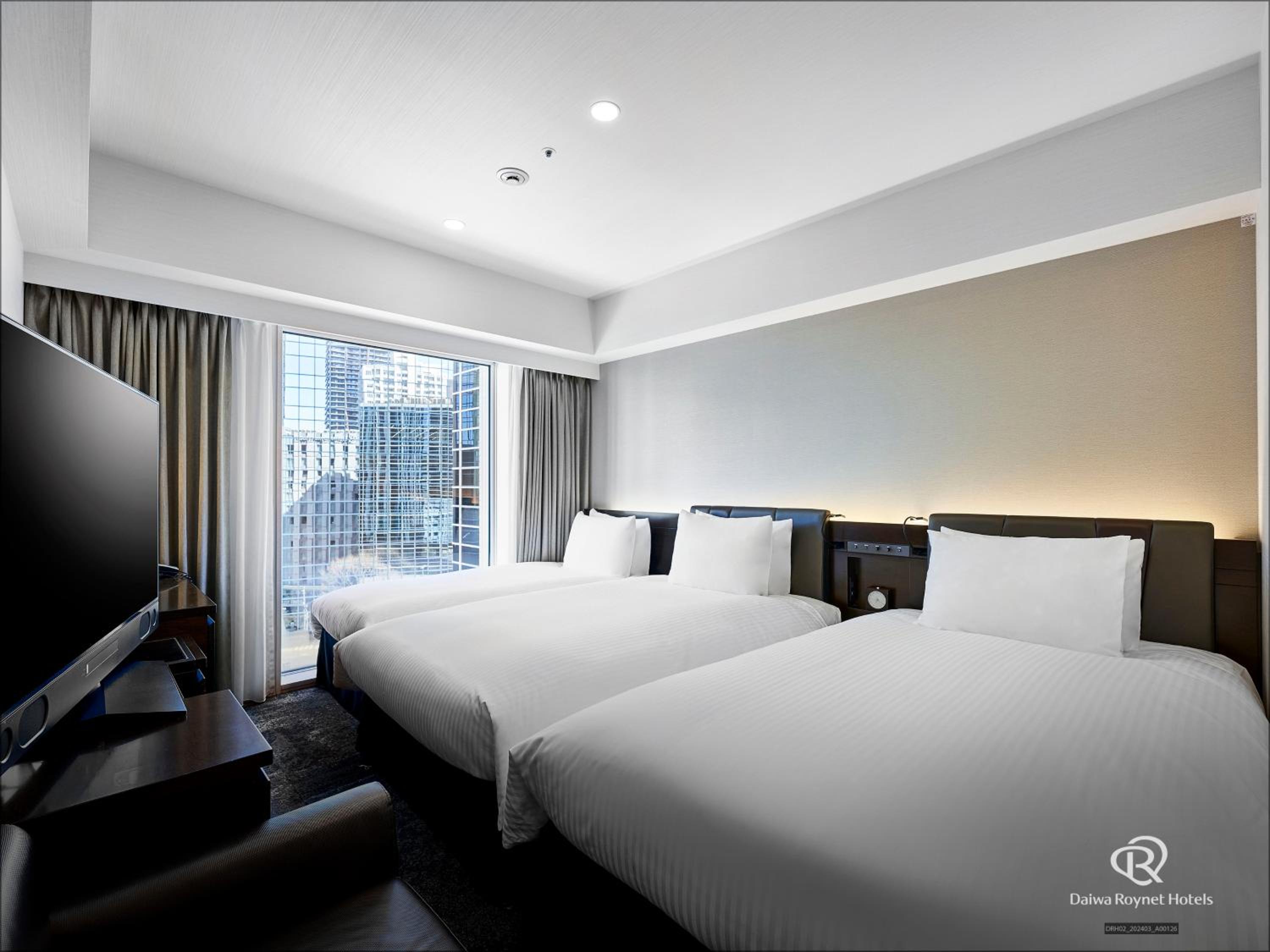 Family Room - Non-Smoking (Simmons Bed)