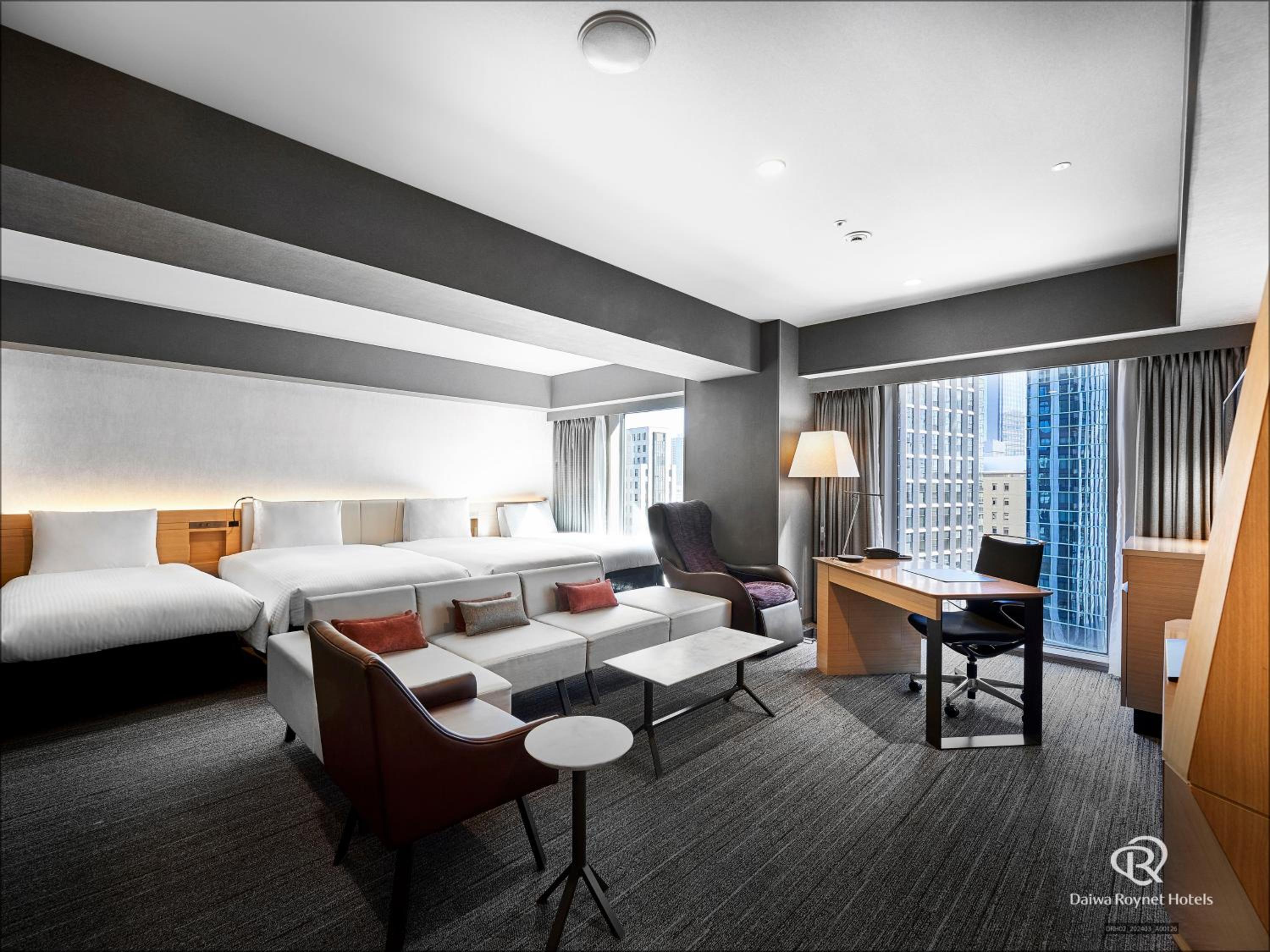 Junior Suite - Non-Smoking (Simmons Bed)